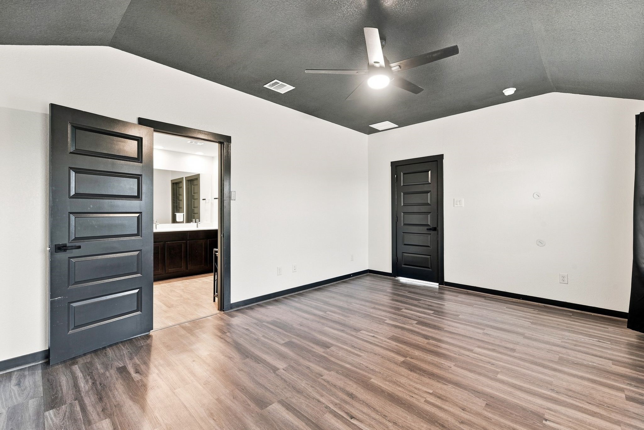 14602 Sweet Water Drive Property Photo 23