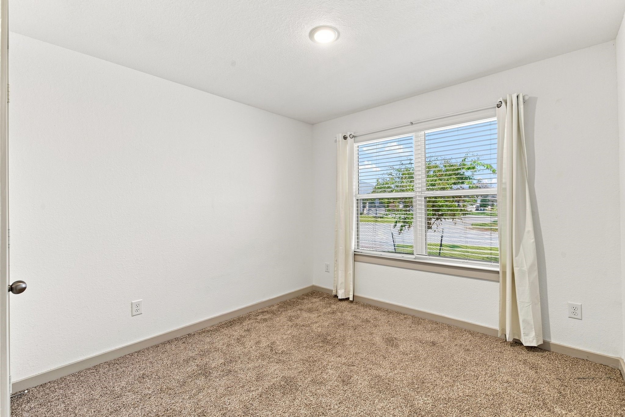 14602 Sweet Water Drive Property Photo 34