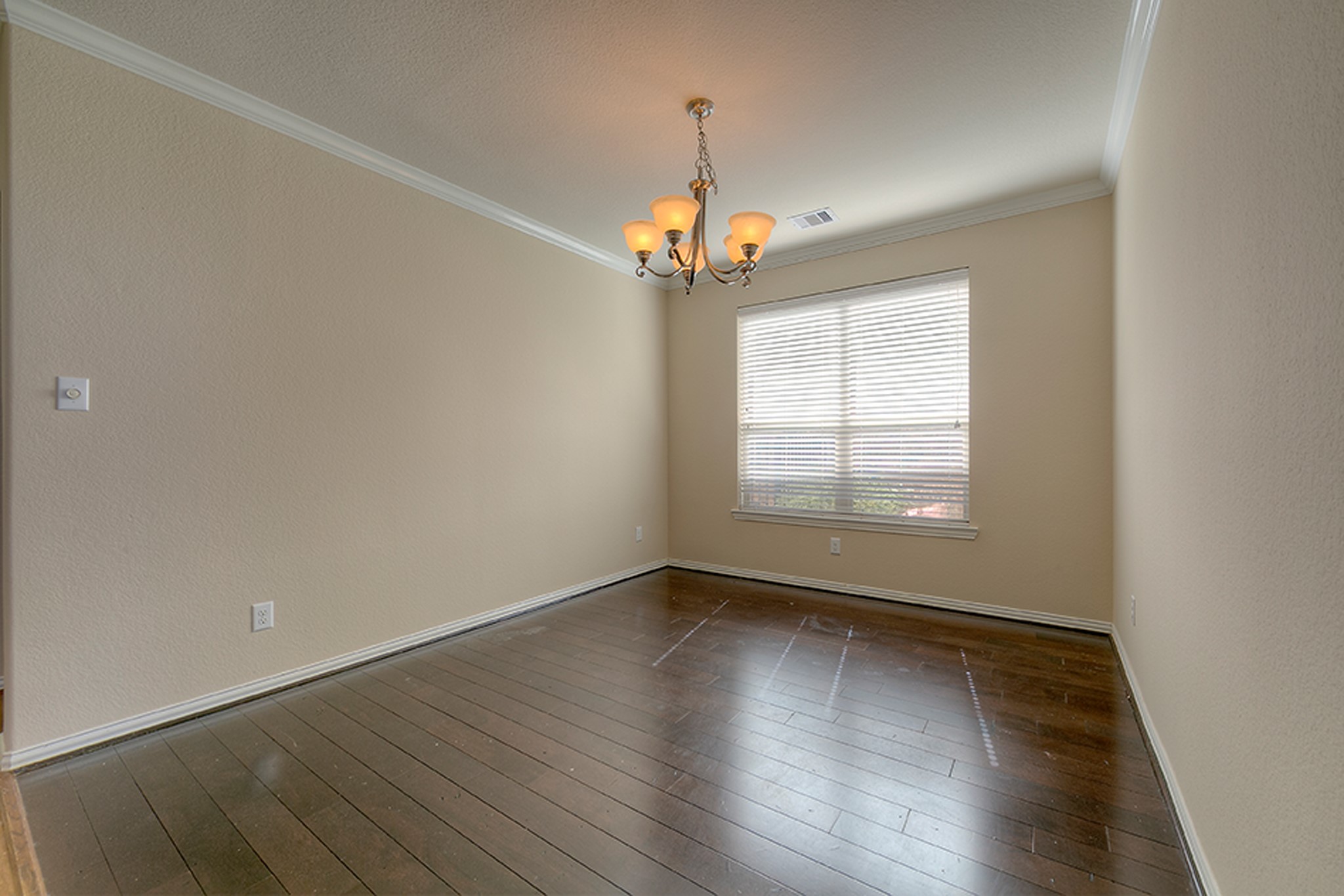10 Quillwood Place Property Photo 3