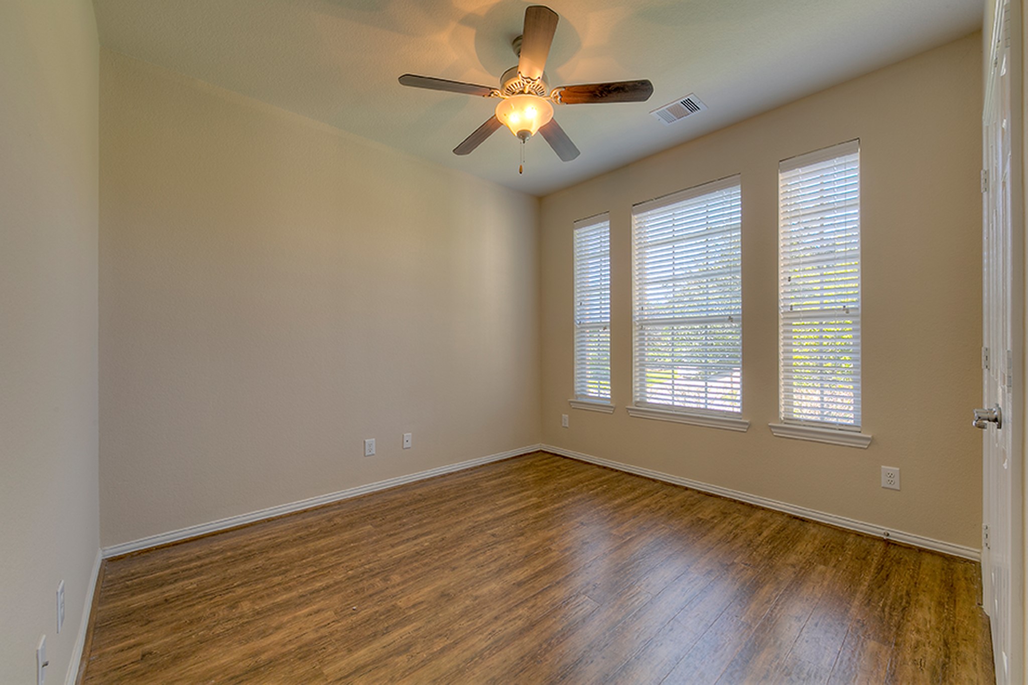 10 Quillwood Place Property Photo 9