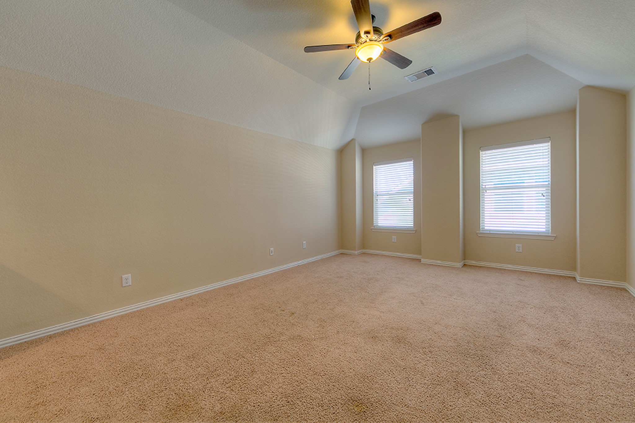 10 Quillwood Place Property Photo 19
