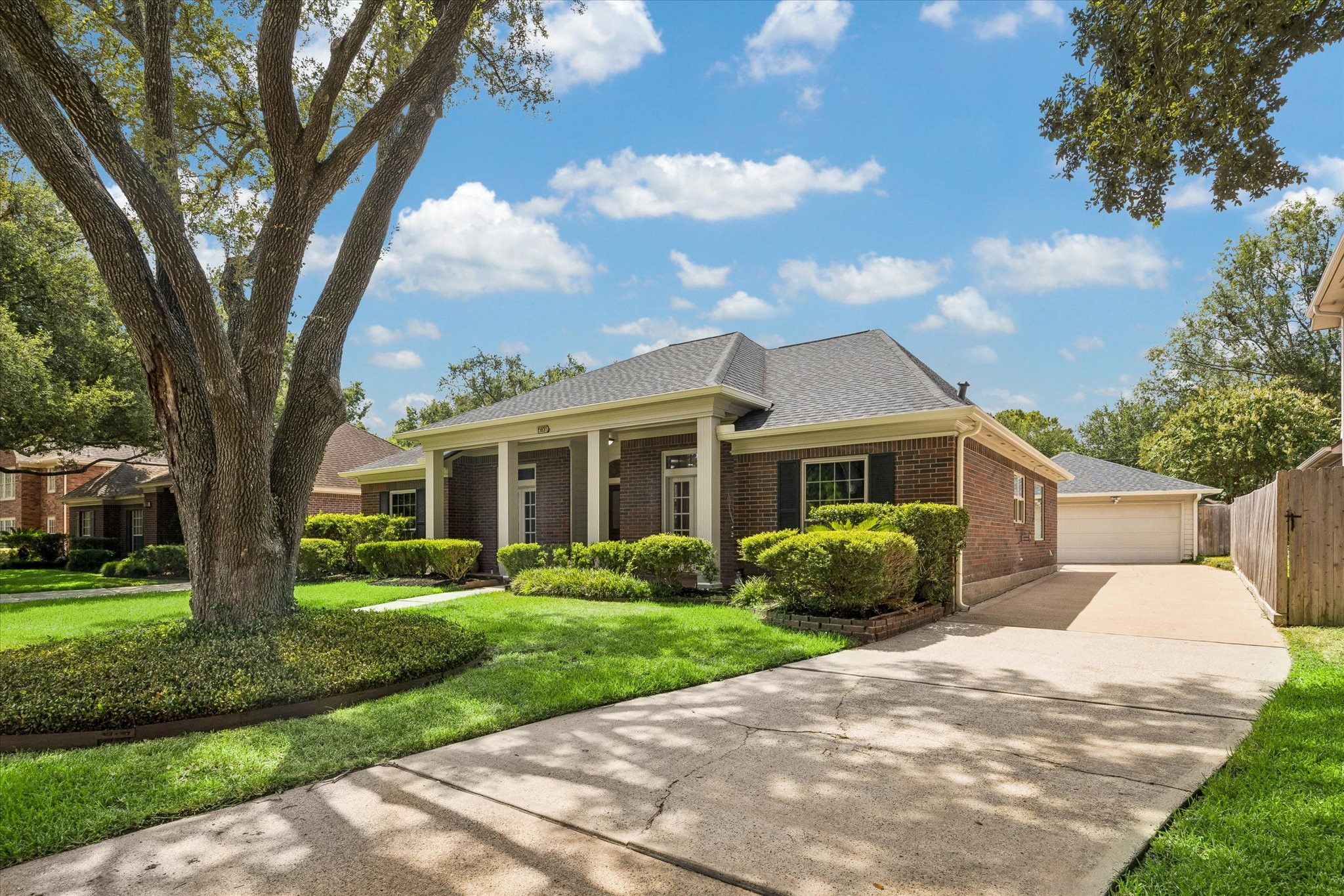 15835 Echo Lodge Drive Property Photo 2