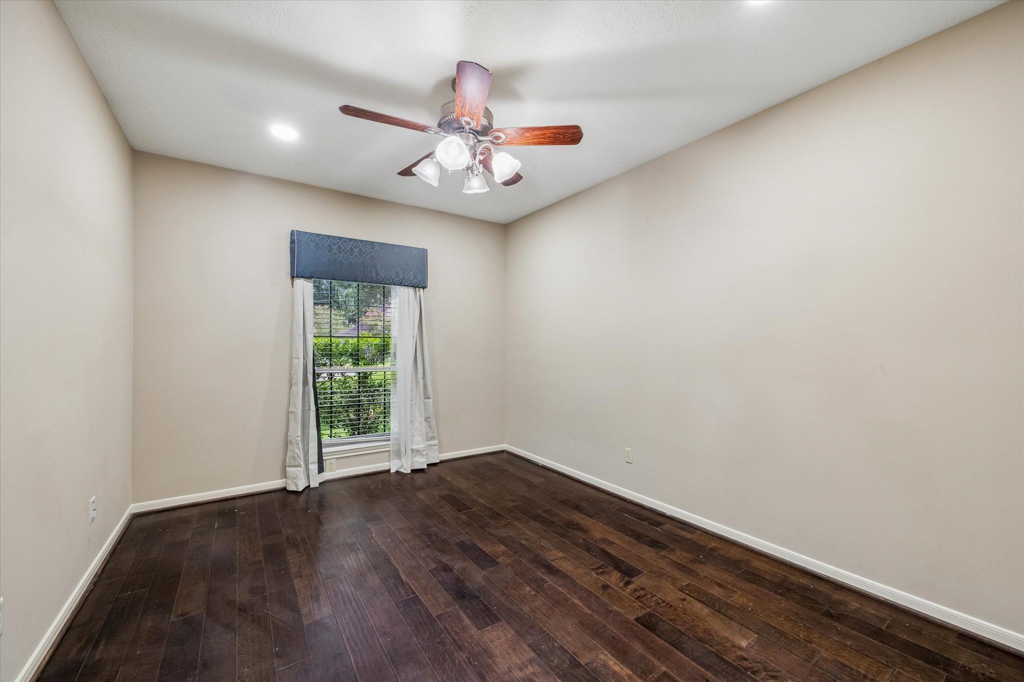 15835 Echo Lodge Drive Property Photo 19