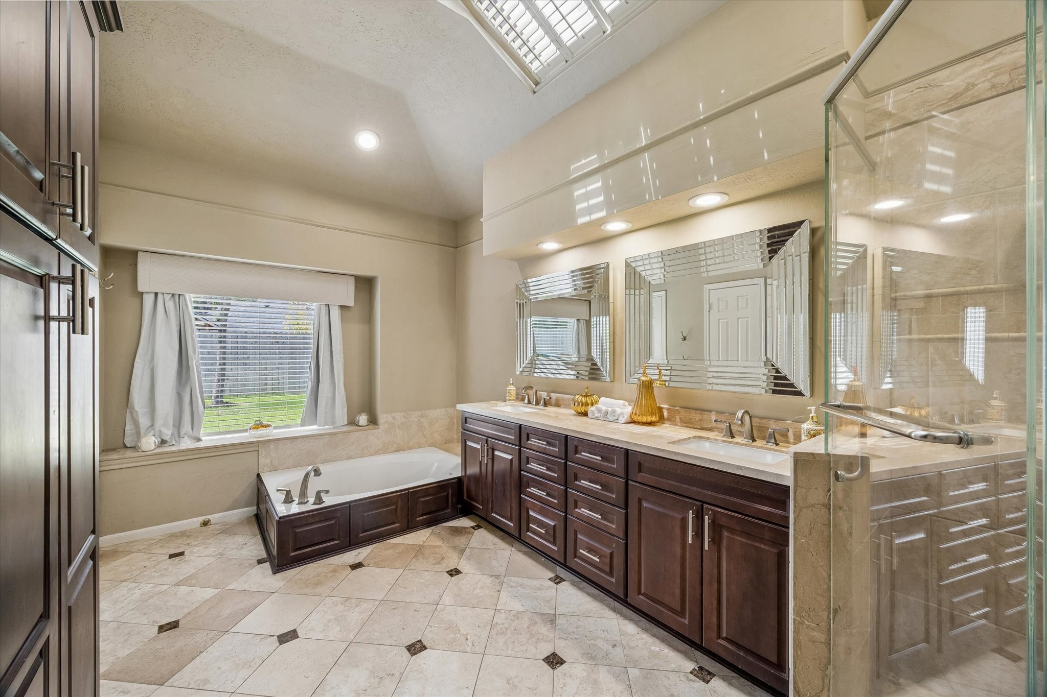 15835 Echo Lodge Drive Property Photo 25