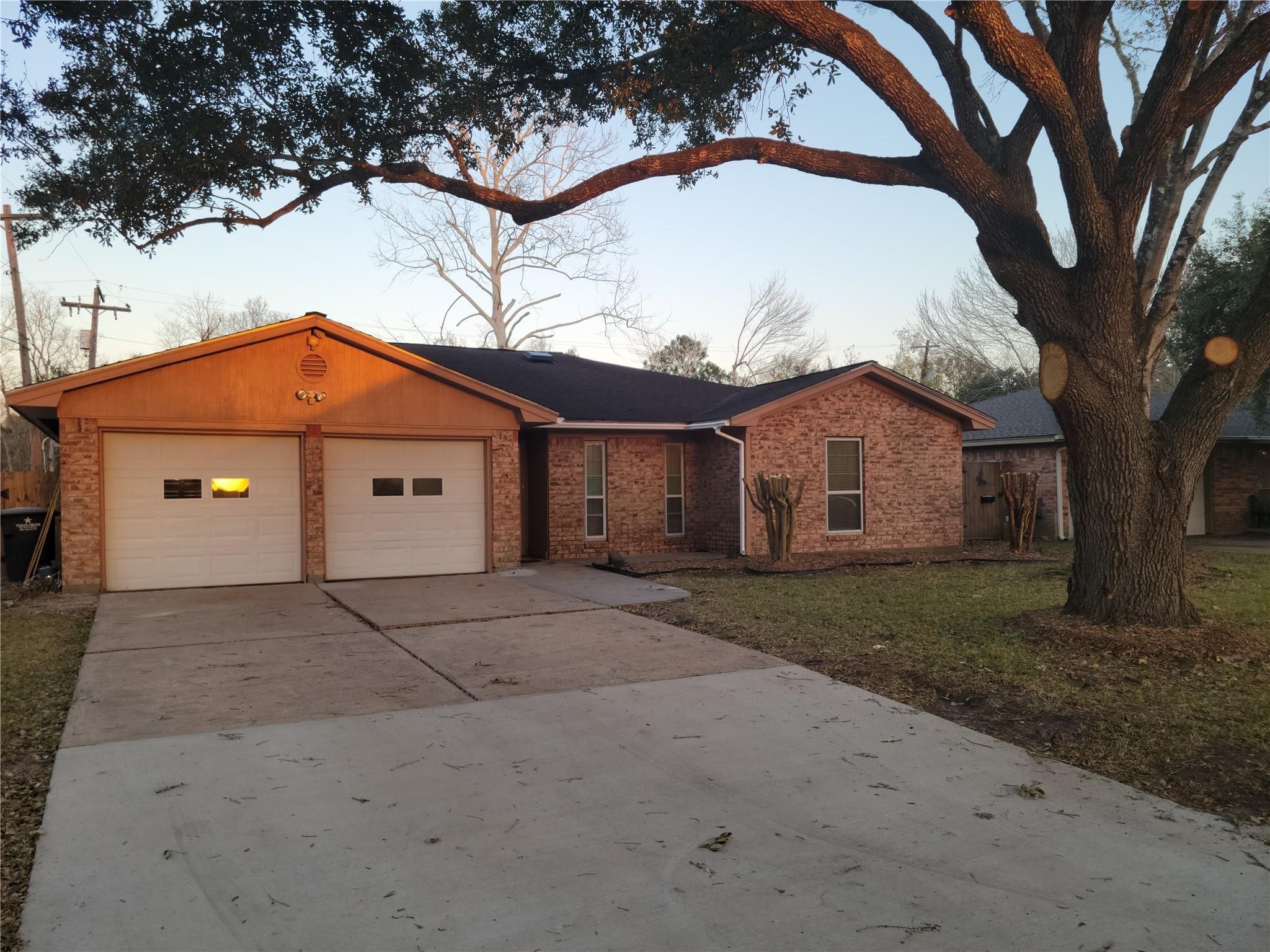 343 Windsor Square Property Photo