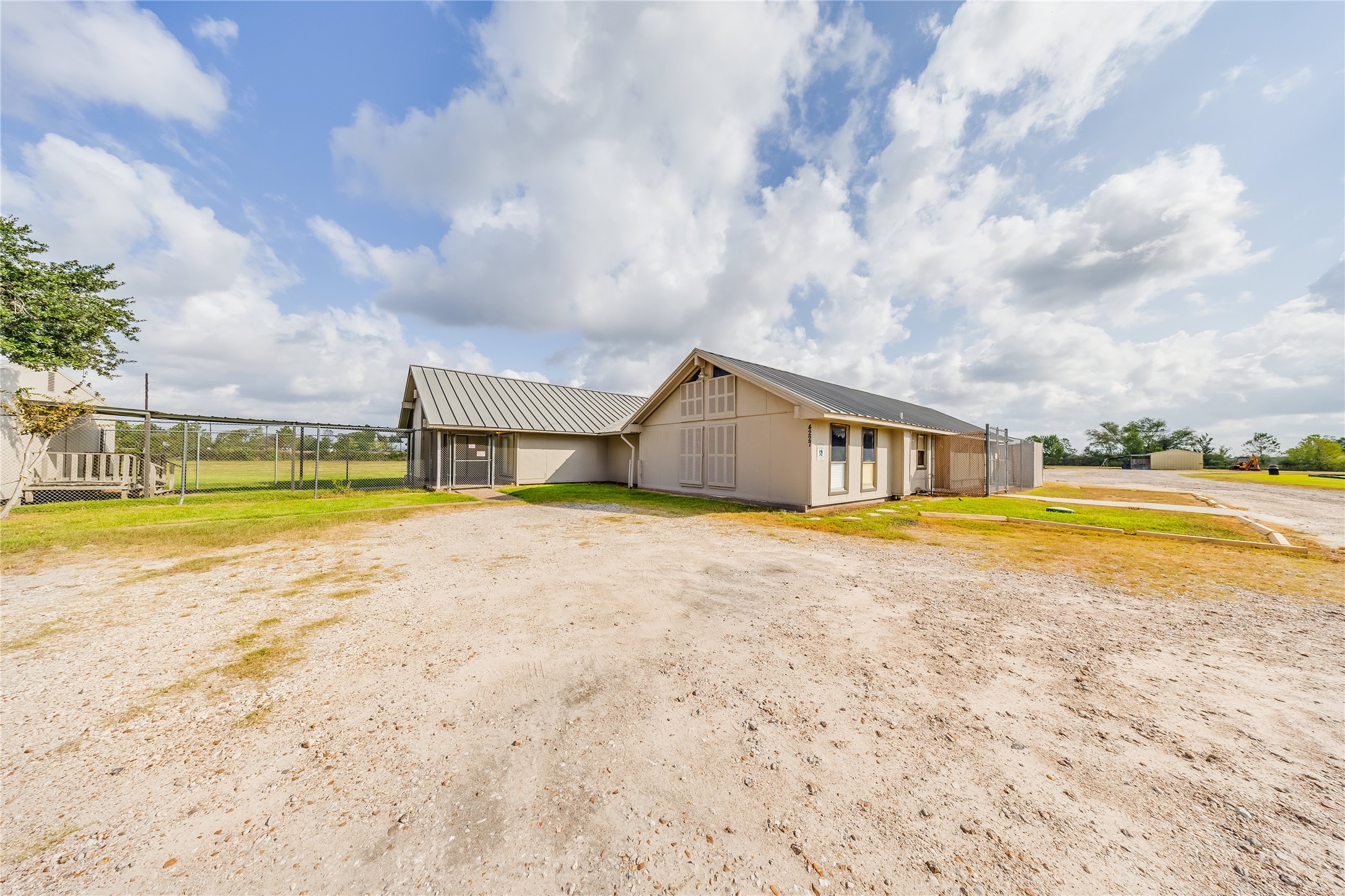 4227 Old Chocolate Bayou Road Property Photo 2