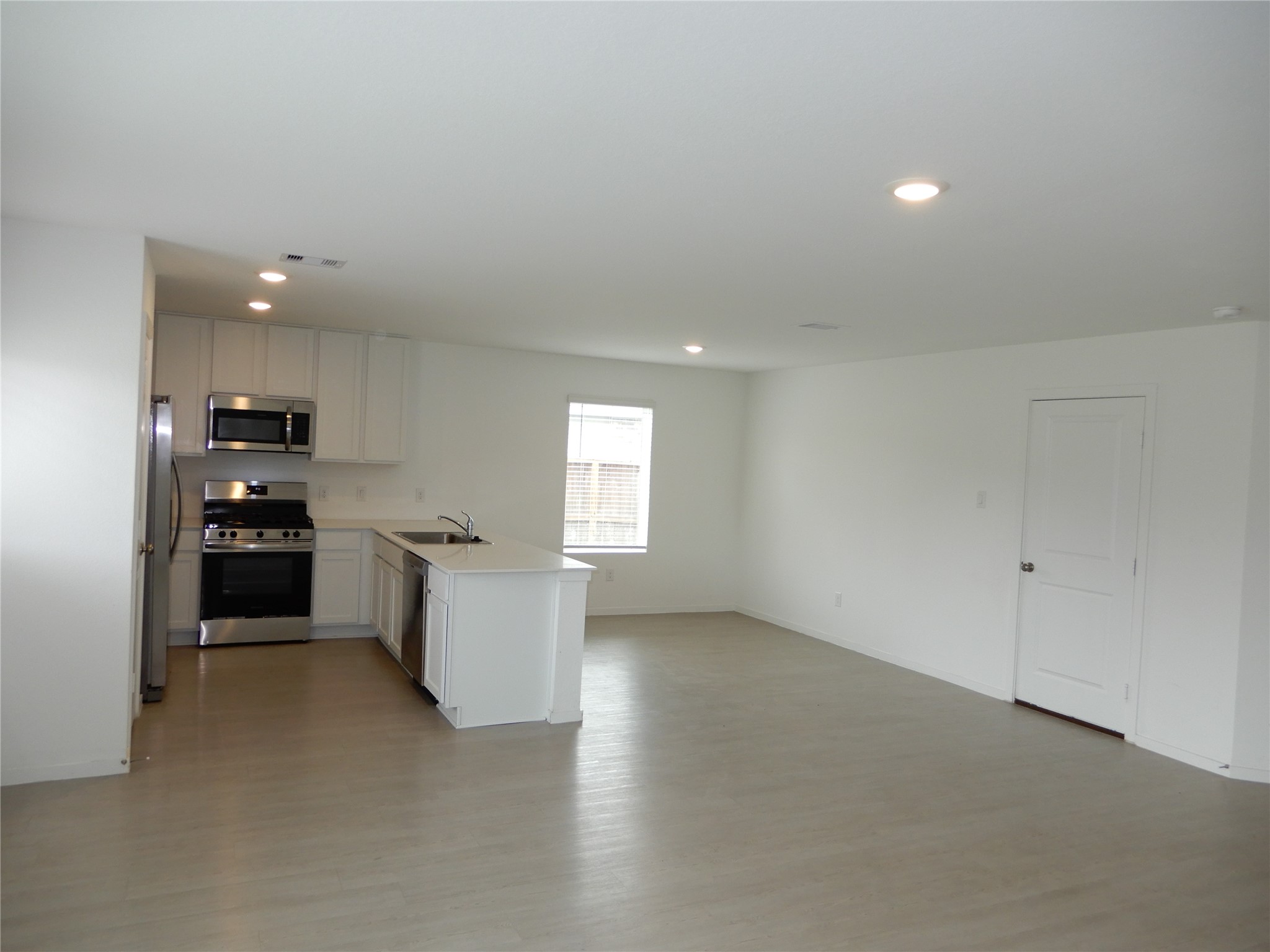 21102 Trivento Drive Property Photo 3
