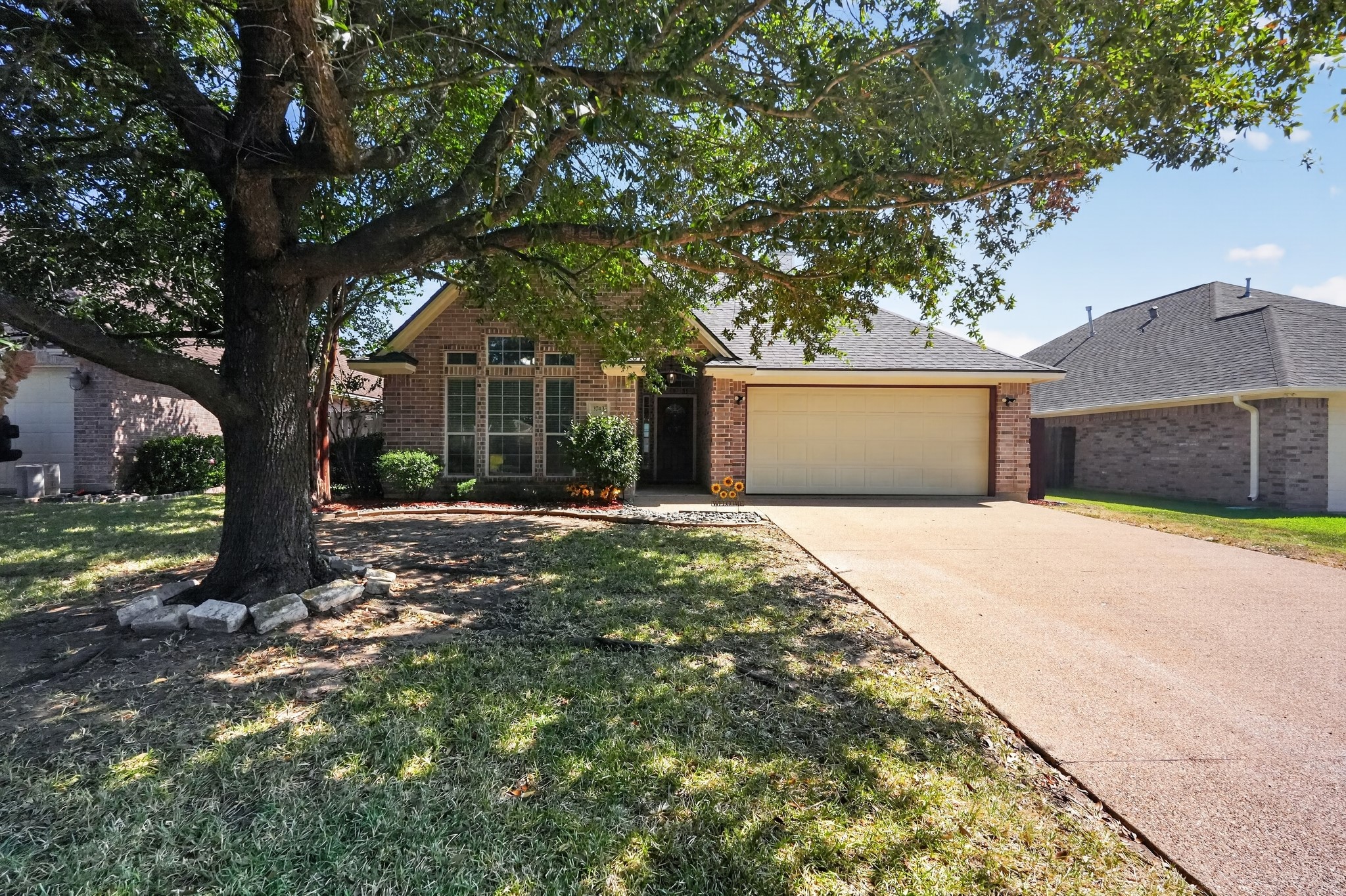 3743 Essen Loop Property Photo