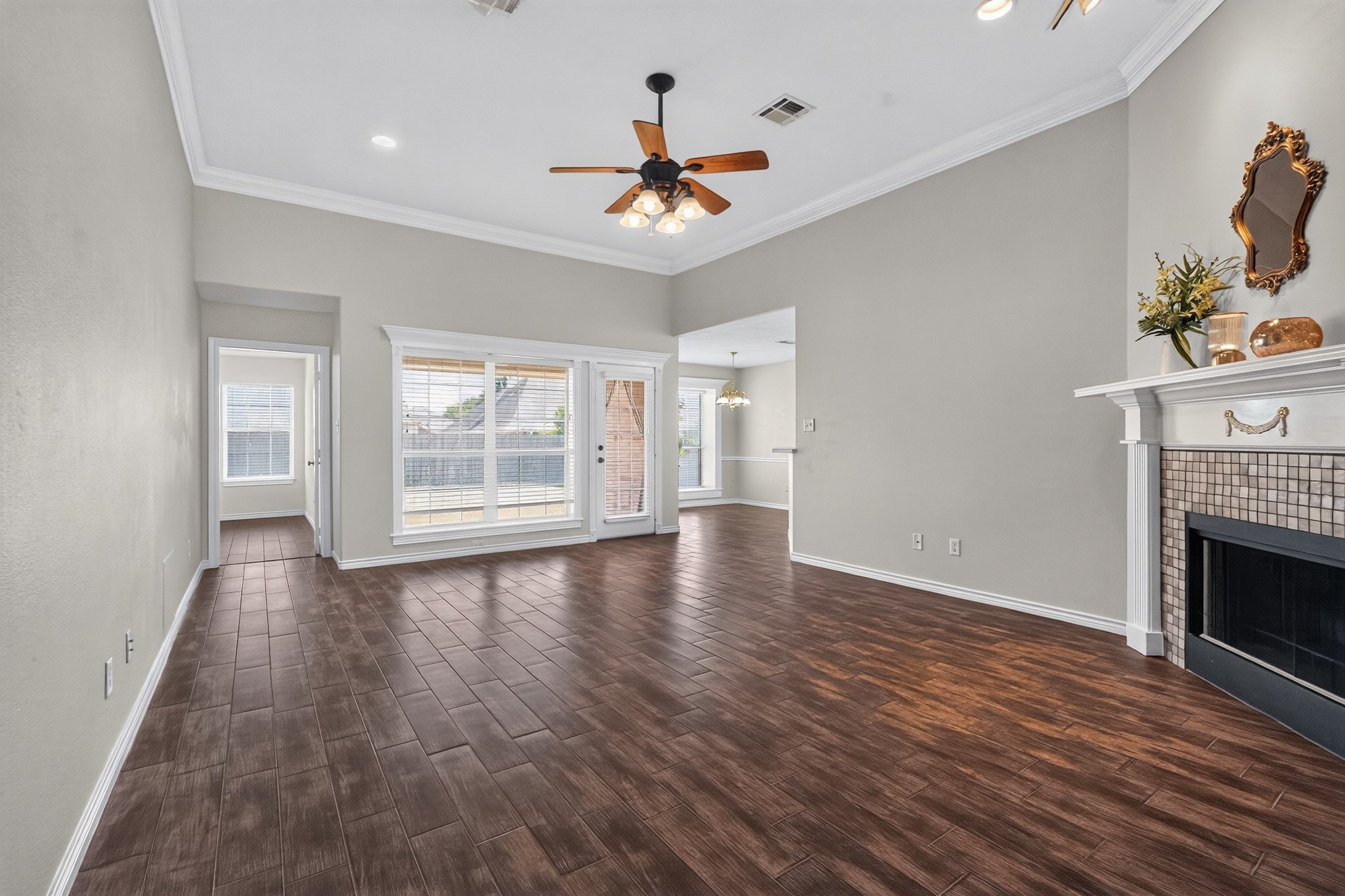 3743 Essen Loop Property Photo 8