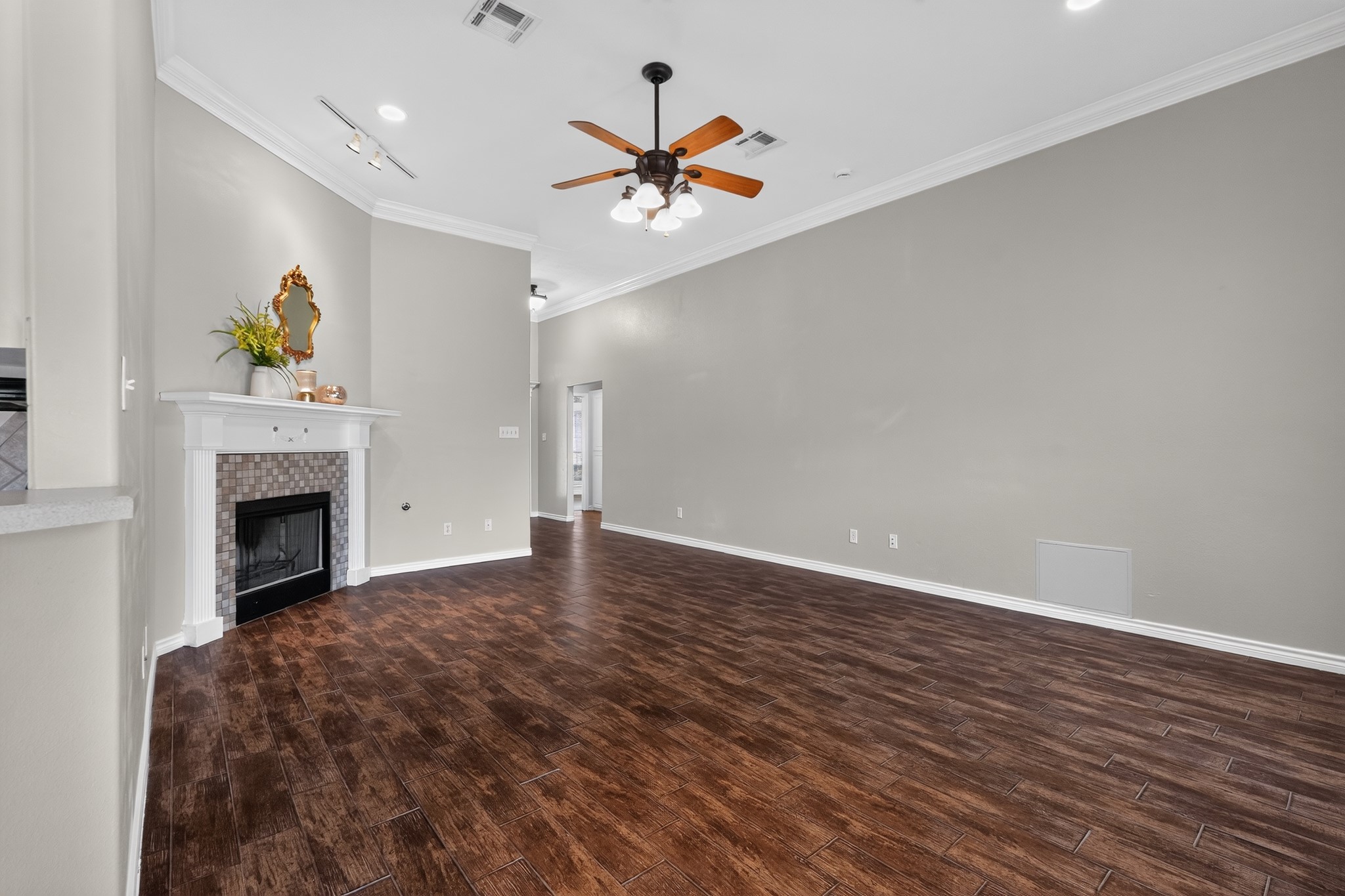 3743 Essen Loop Property Photo 9