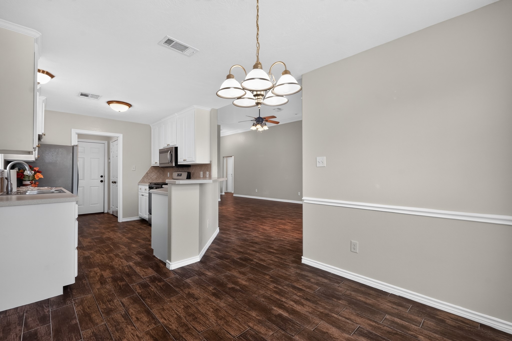 3743 Essen Loop Property Photo 15