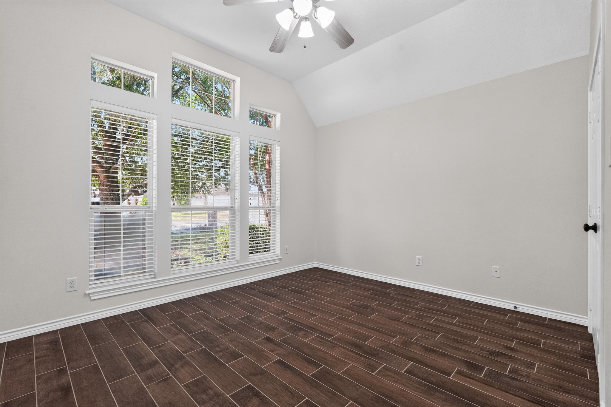 3743 Essen Loop Property Photo 27