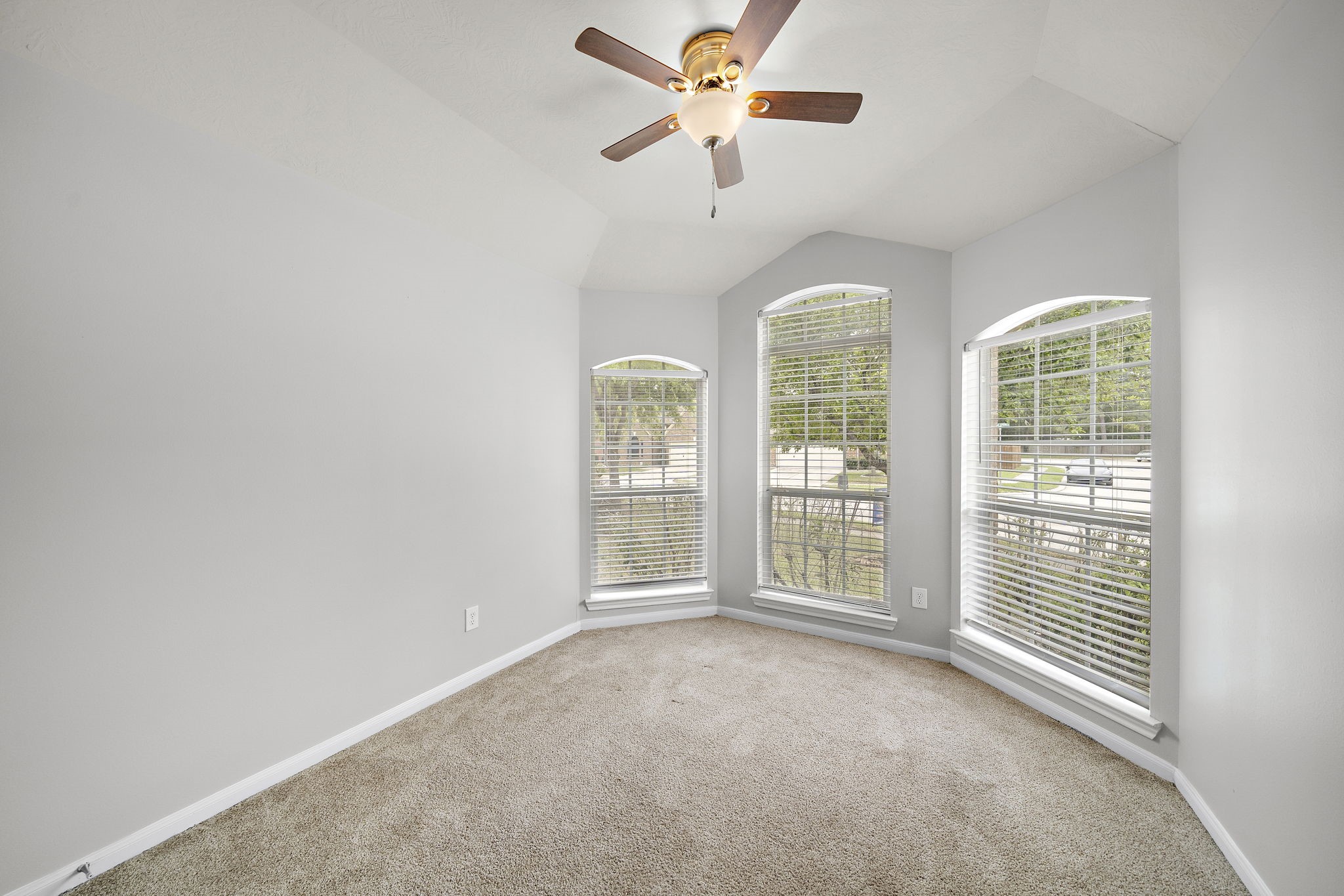26218 Lillian Springs Property Photo 11