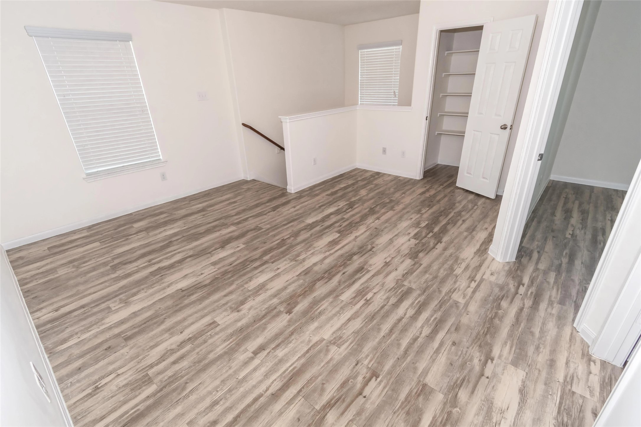 2822 Junction Drive Property Photo 5