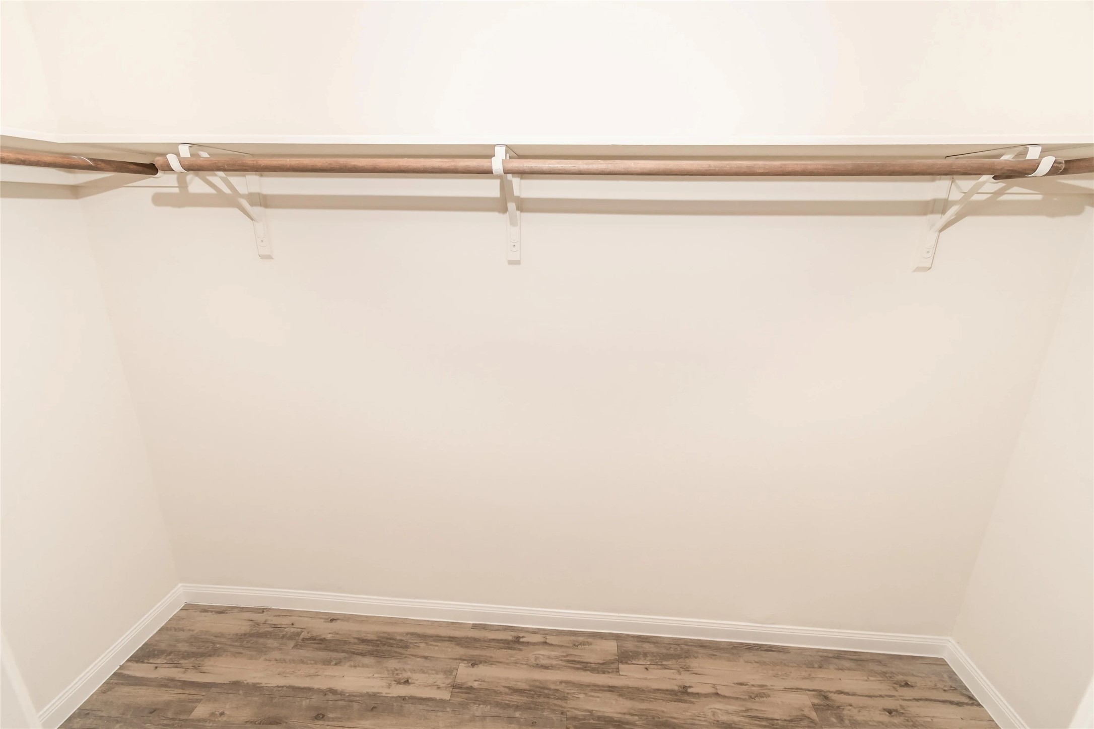 2822 Junction Drive Property Photo 6