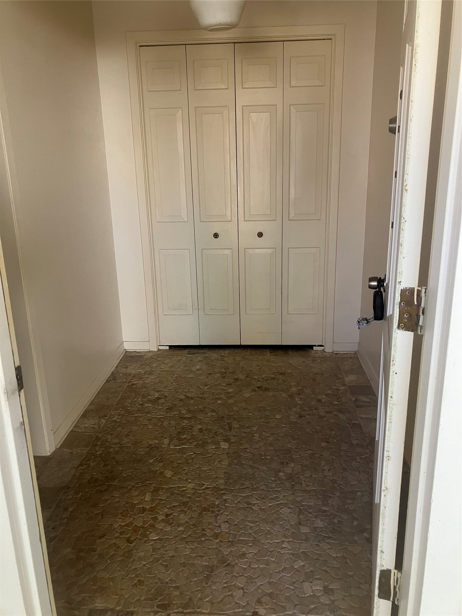 2525 B Robinson Way Property Photo 2