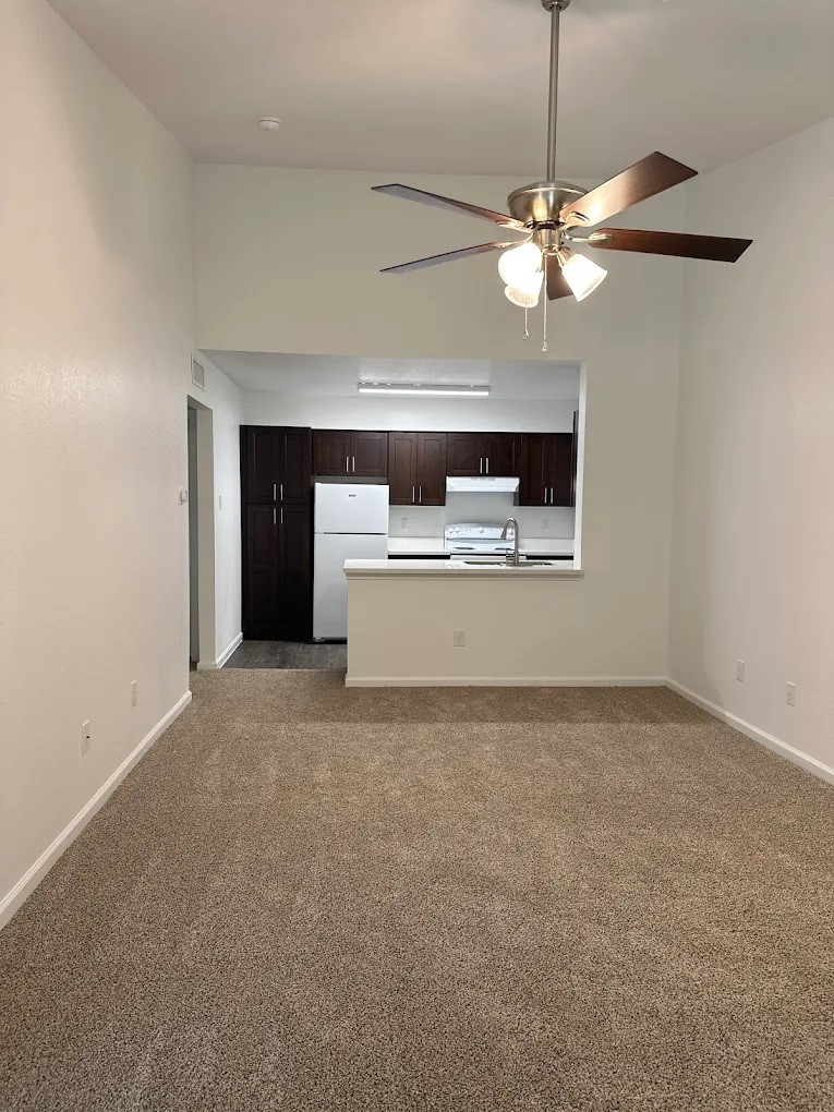 12735 Whittington Drive 01-005 Property Photo 2