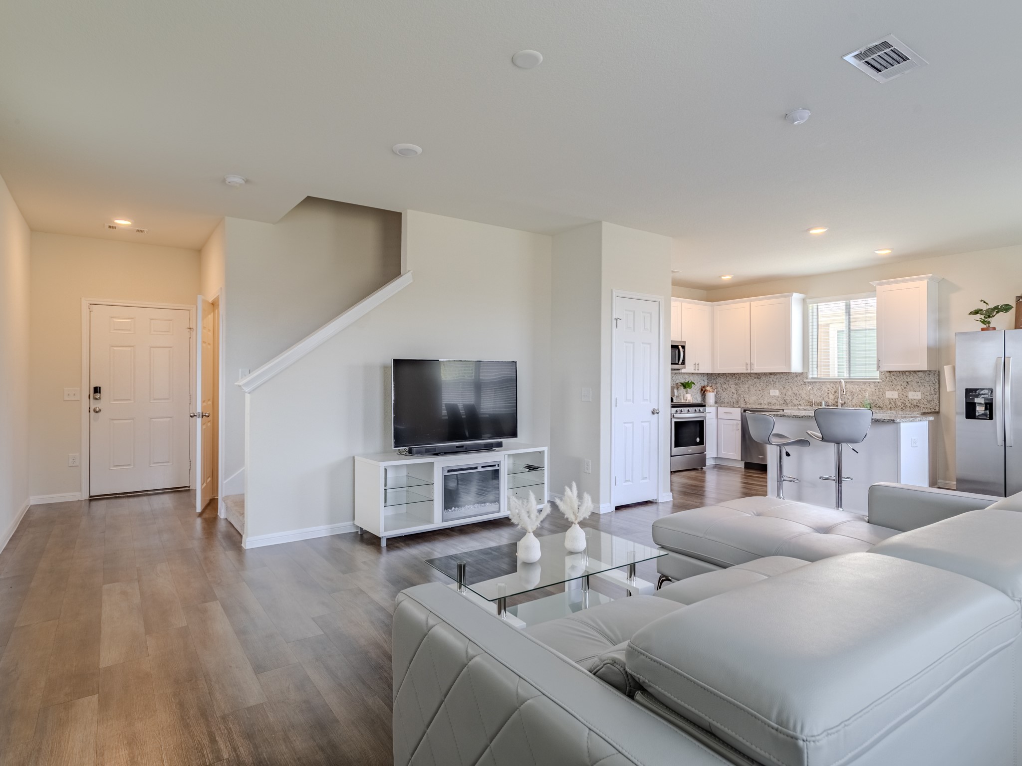 4406 Rushing Ridge Court Property Photo 9
