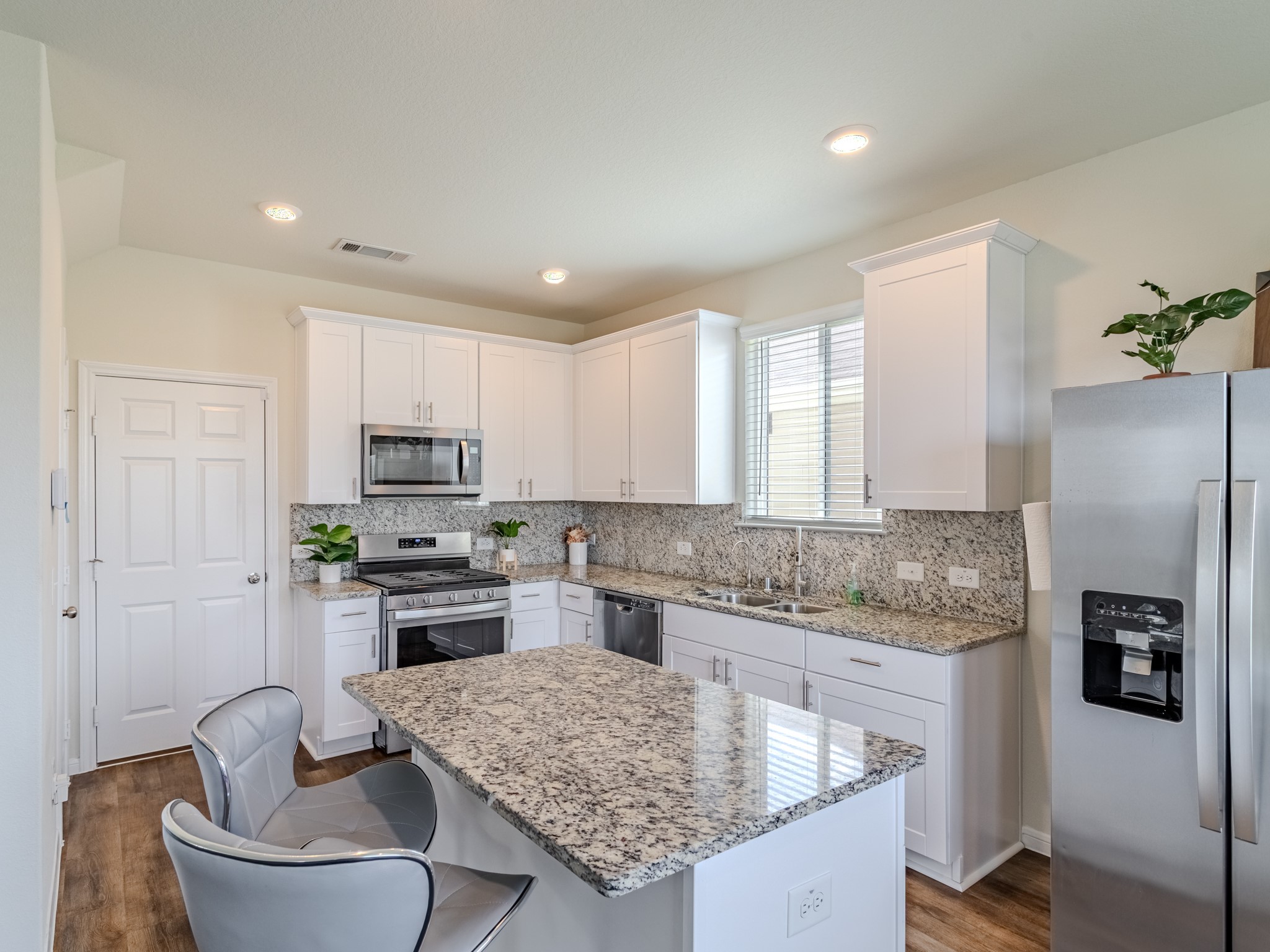 4406 Rushing Ridge Court Property Photo 11