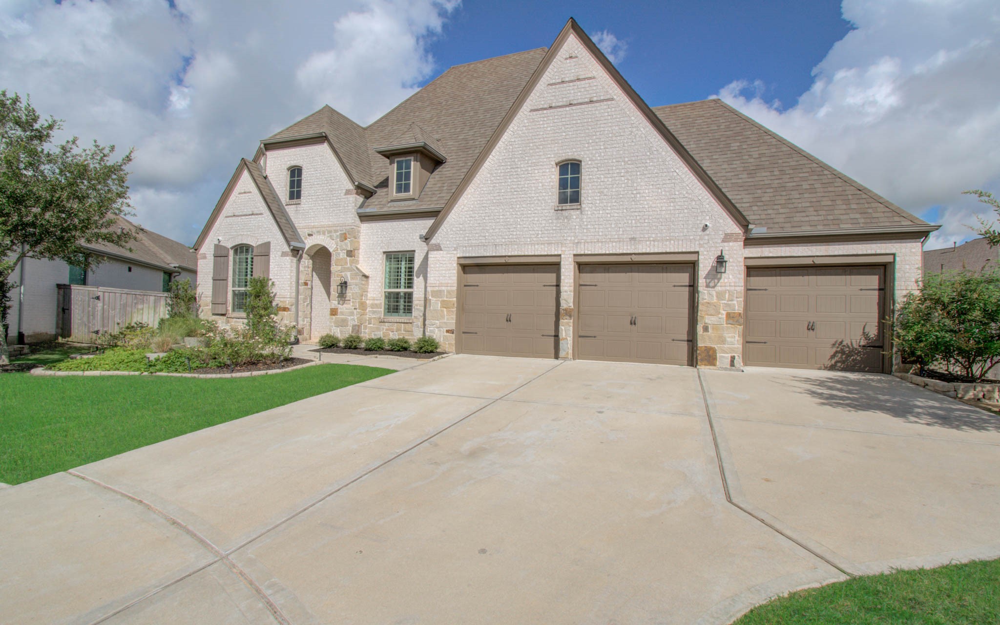30414 Garden Ridge Court Property Photo 2