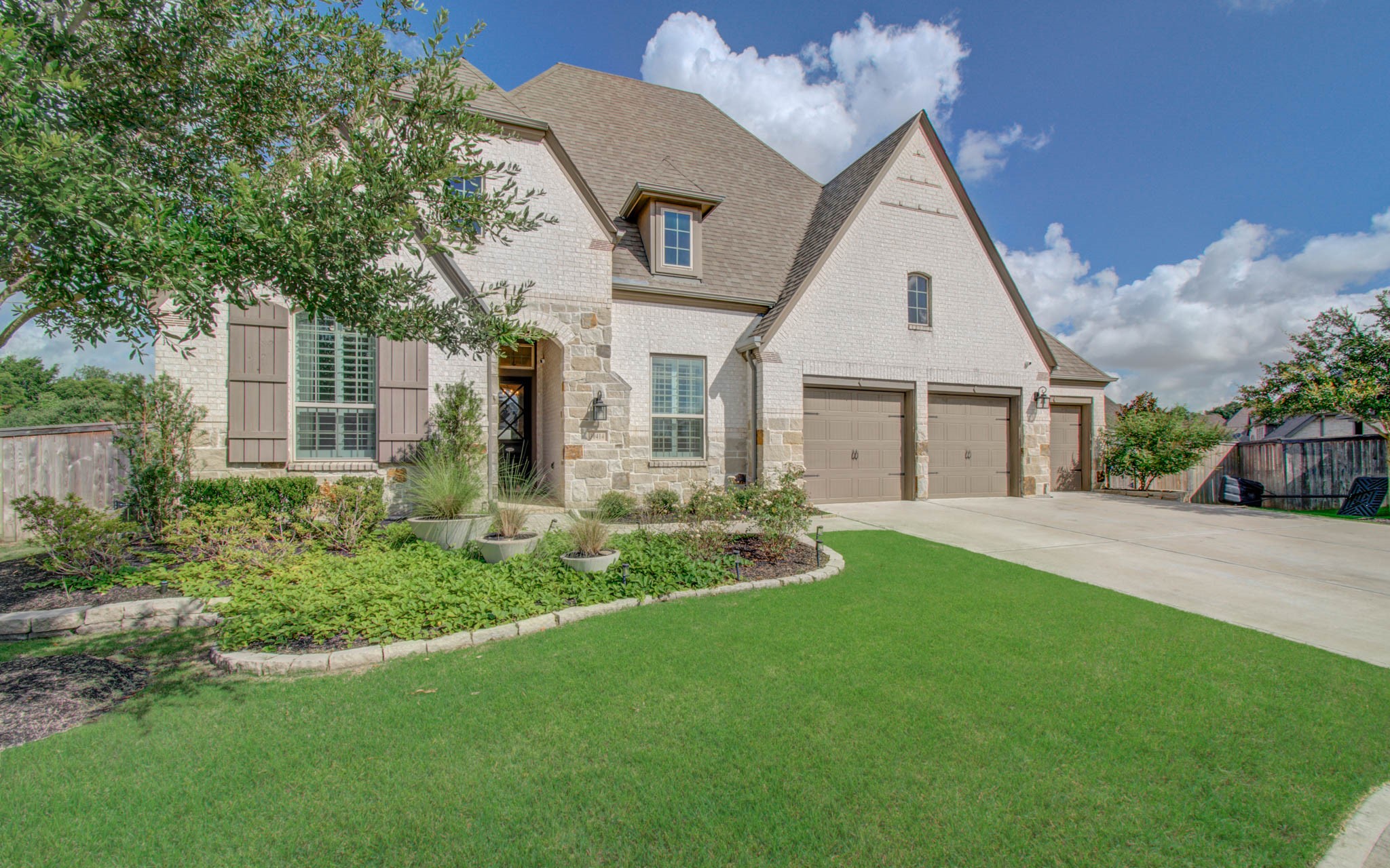 30414 Garden Ridge Court Property Photo 3