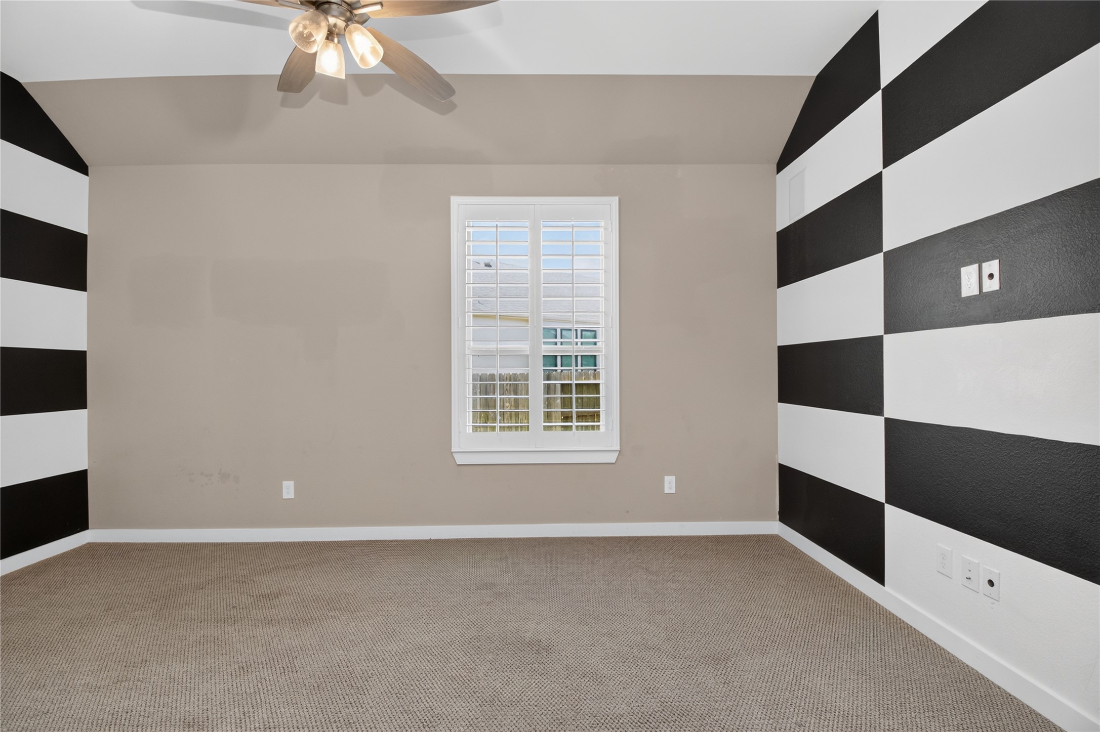 30414 Garden Ridge Court Property Photo 9
