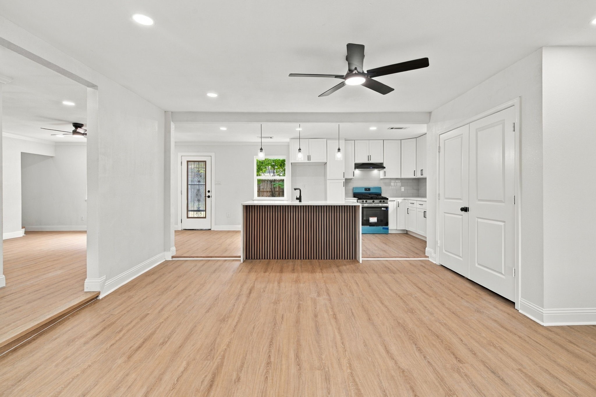 3931 Tiffany Drive Property Photo 8