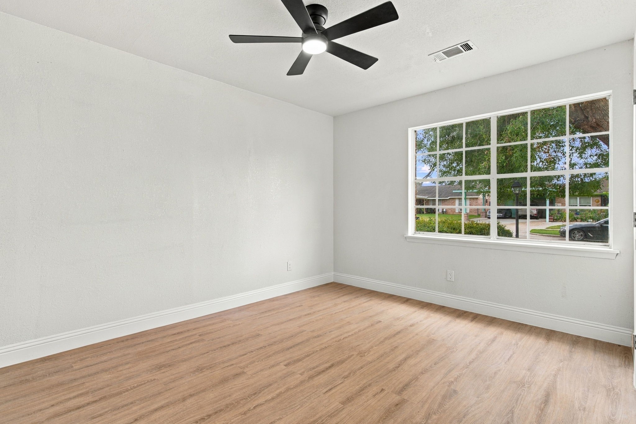 3931 Tiffany Drive Property Photo 13