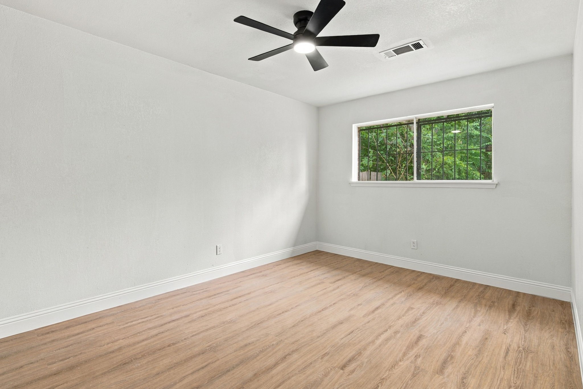 3931 Tiffany Drive Property Photo 19