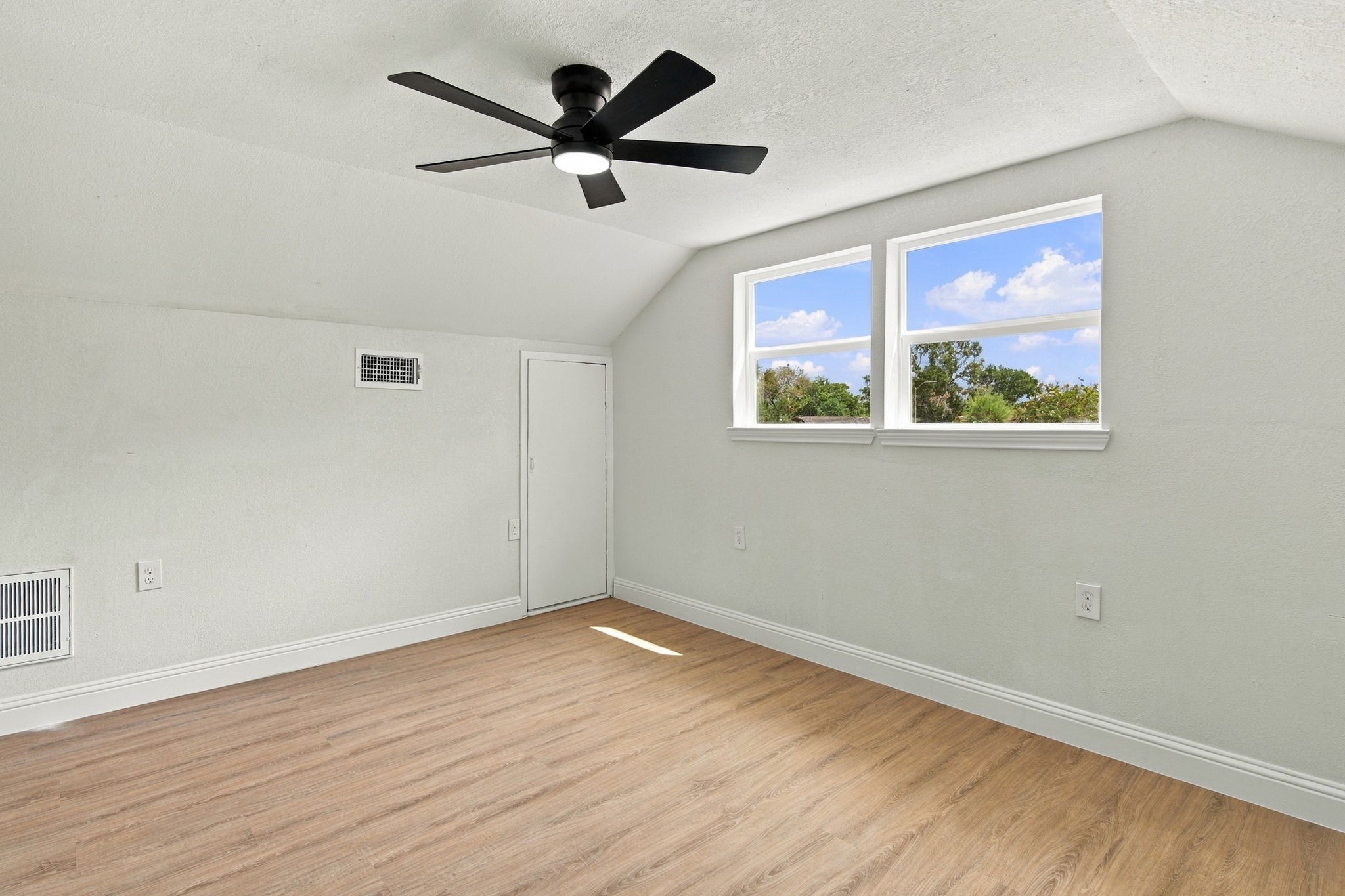 3931 Tiffany Drive Property Photo 20
