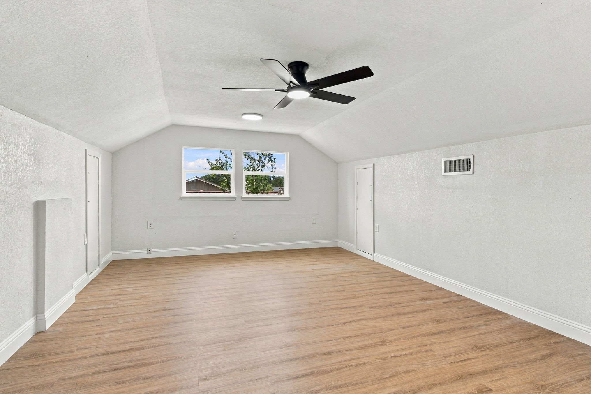 3931 Tiffany Drive Property Photo 23