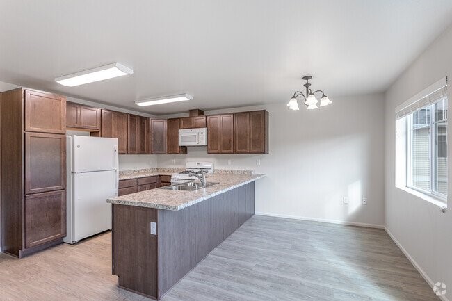 413 E Aspen Ave Property Photo 4
