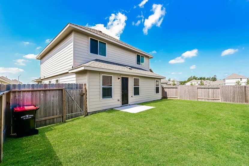 2546 Grayling Property Photo 2