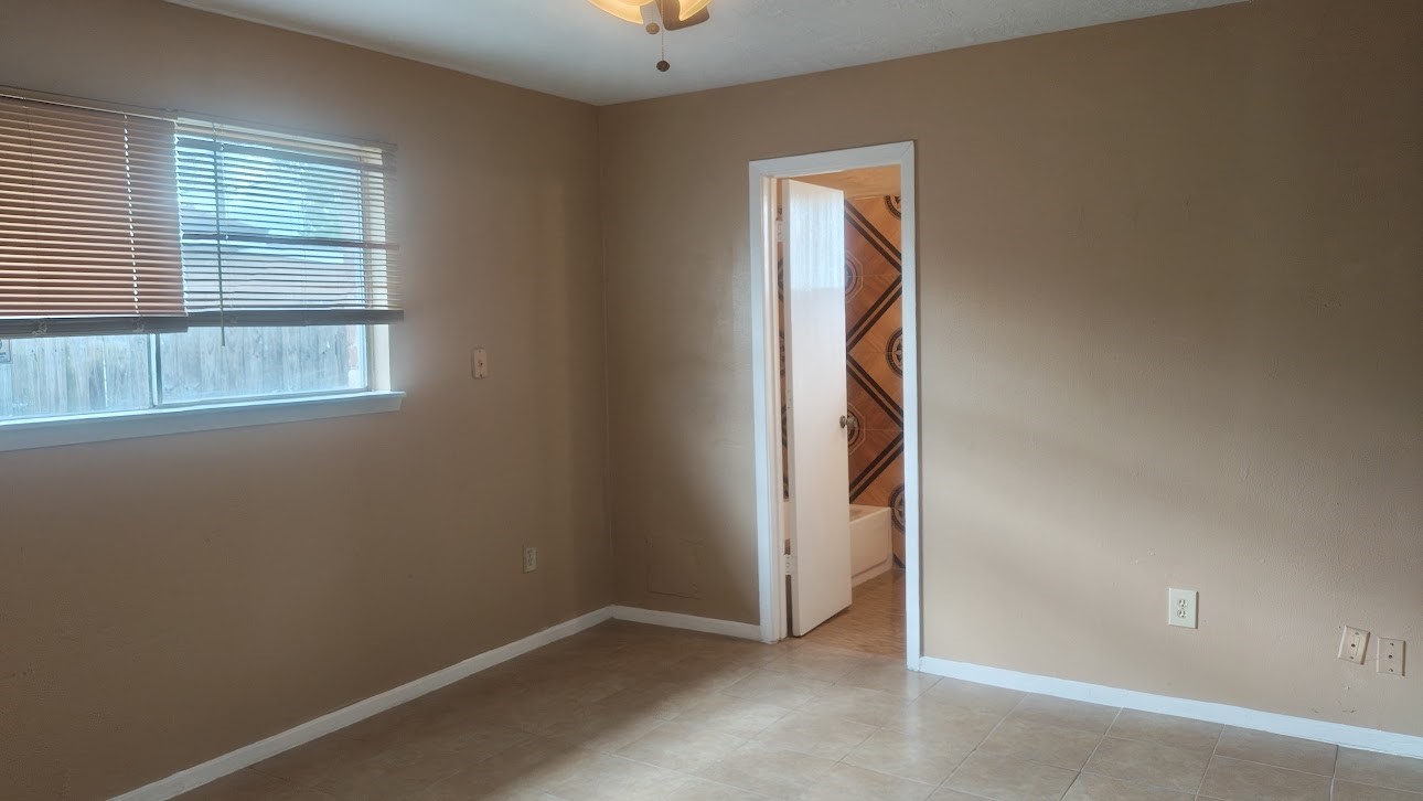 15434 Indian Woods Drive Property Photo 5