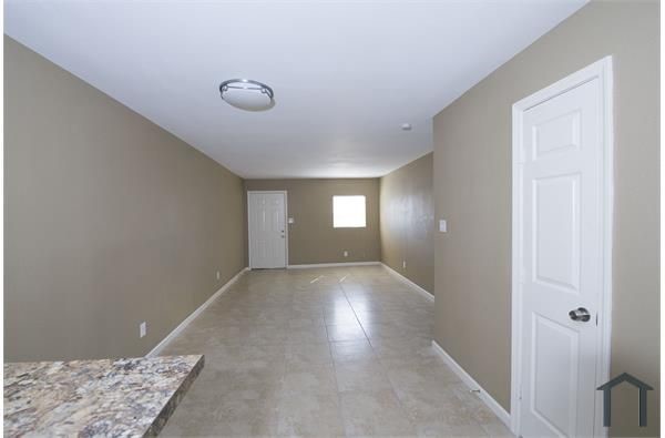 1502 Oleander Property Photo 7