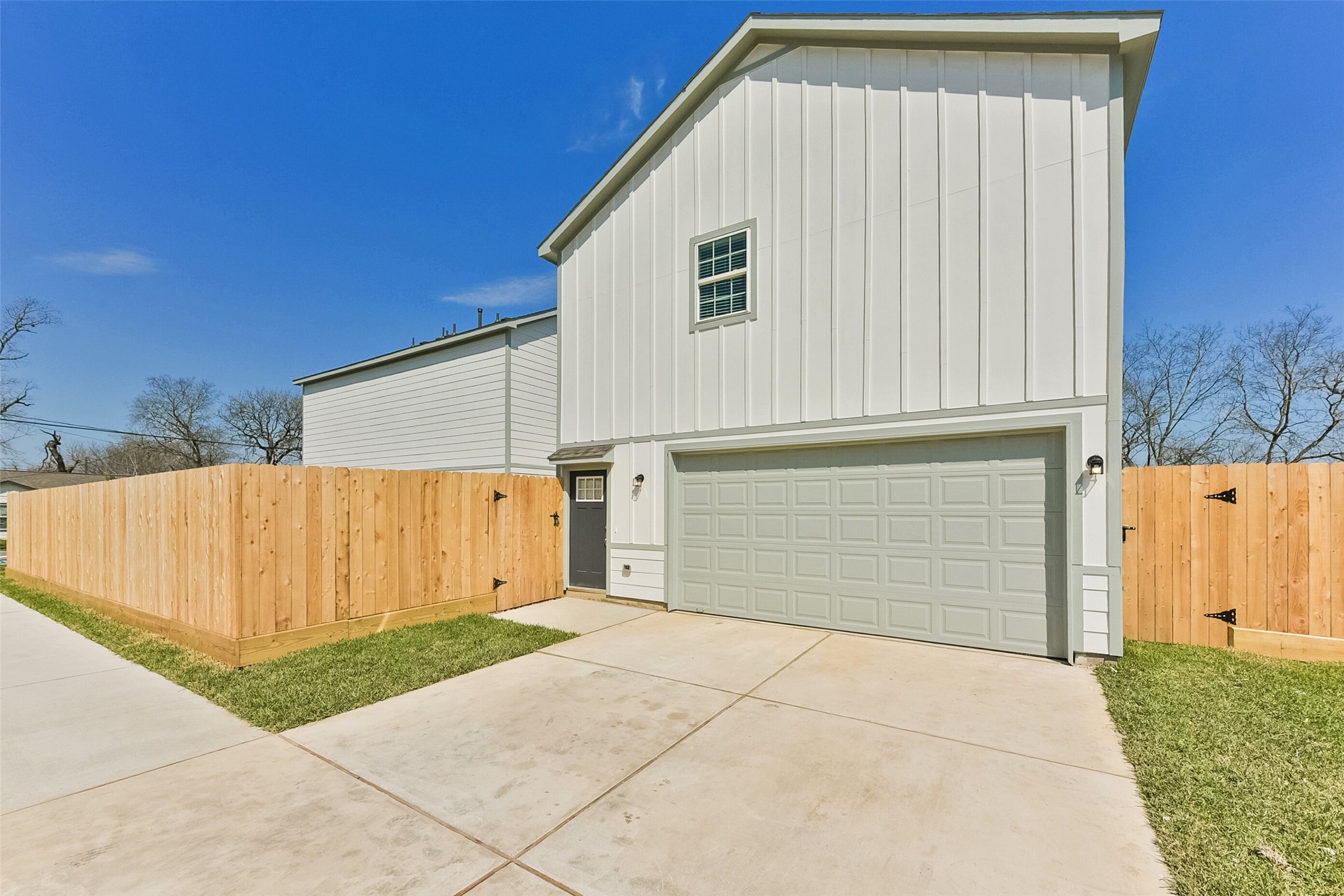 6835 New York Street Property Photo 4