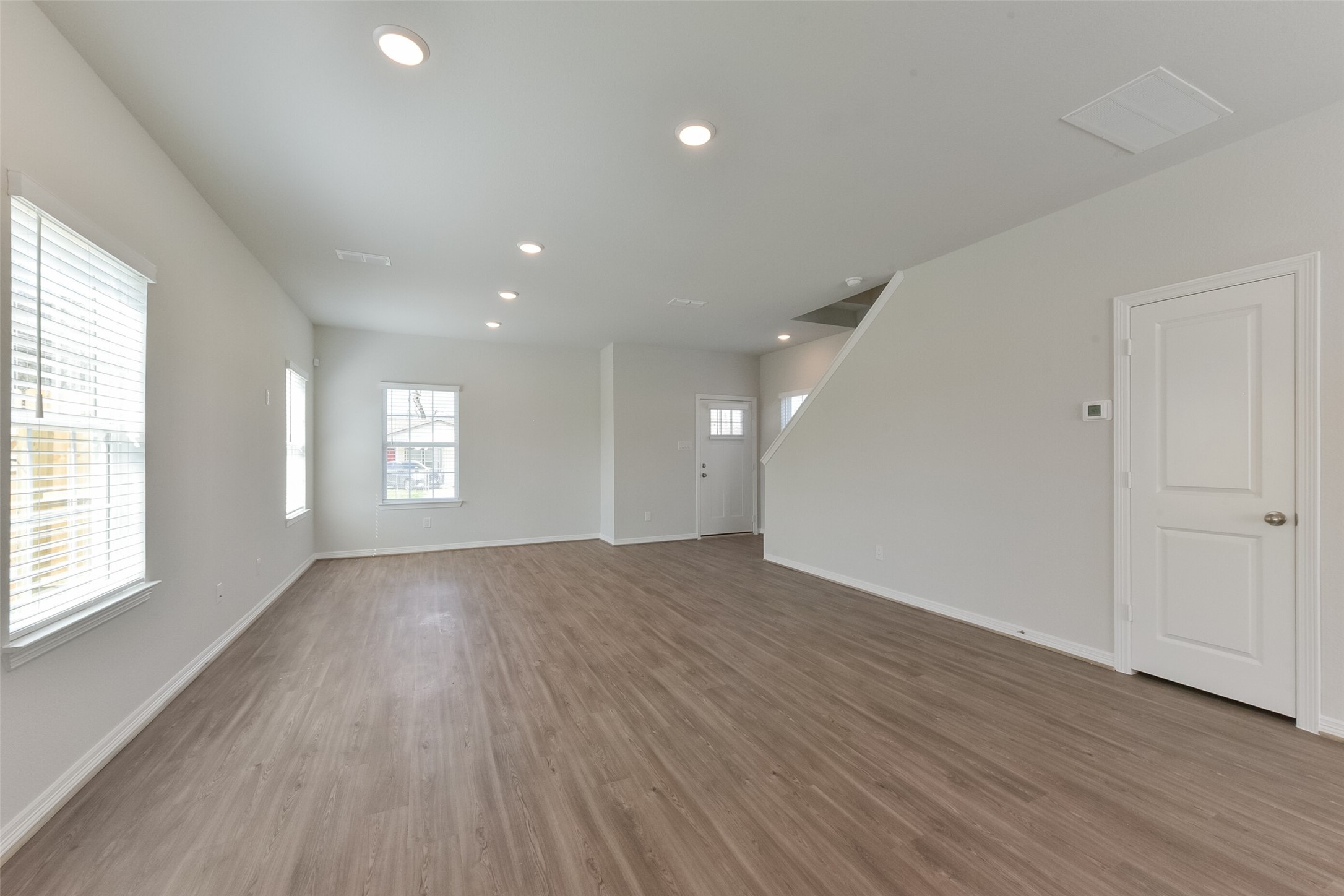 6835 New York Street Property Photo 8