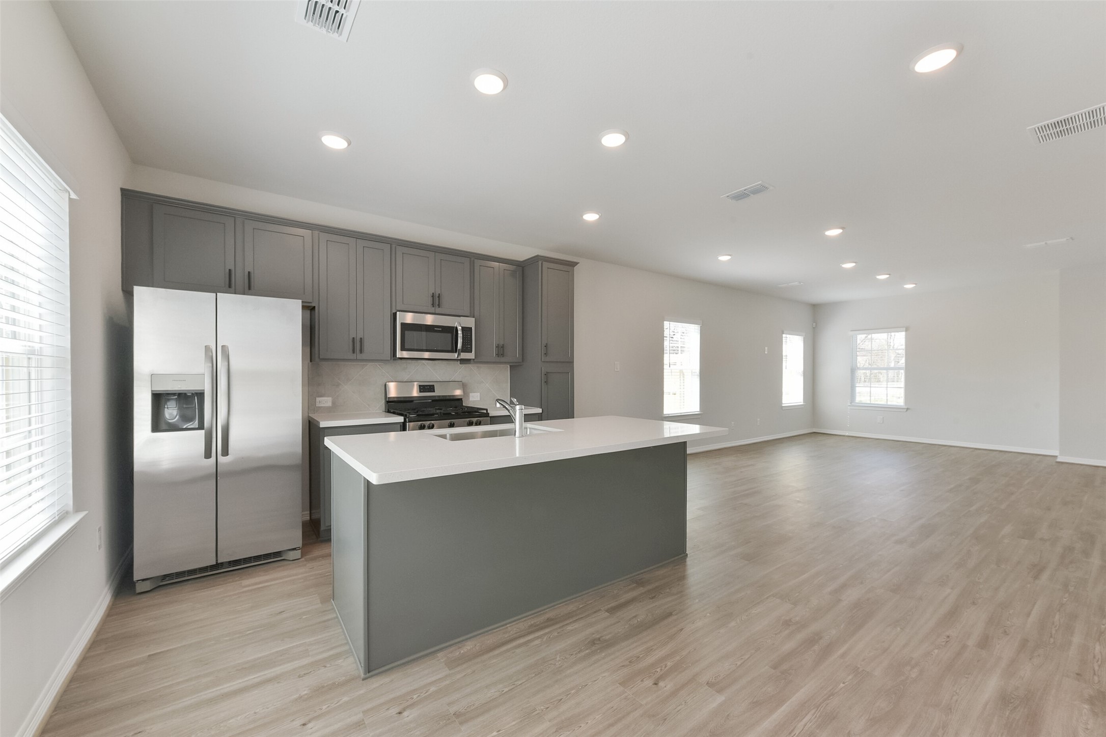 6835 New York Street Property Photo 12