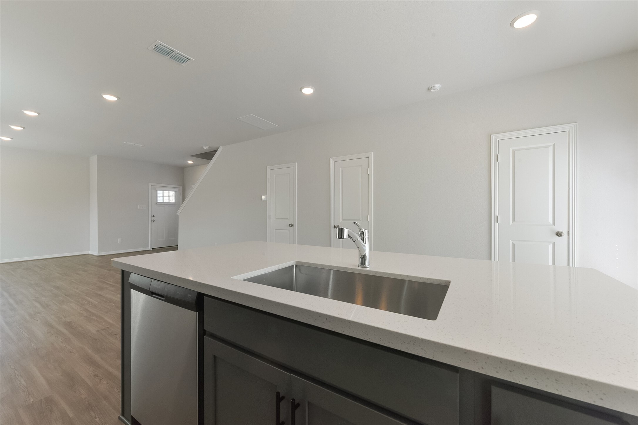 6835 New York Street Property Photo 15