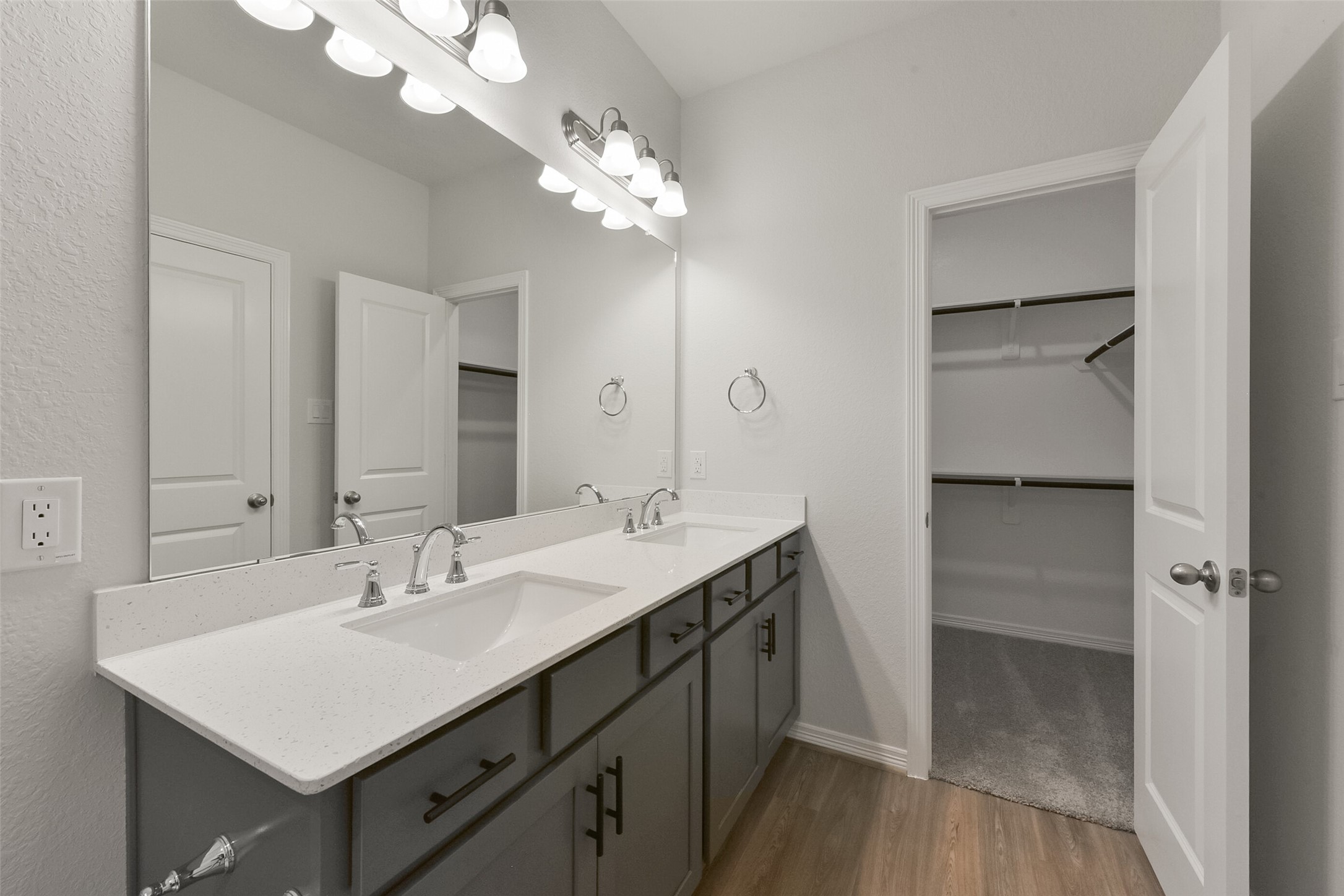 6835 New York Street Property Photo 20