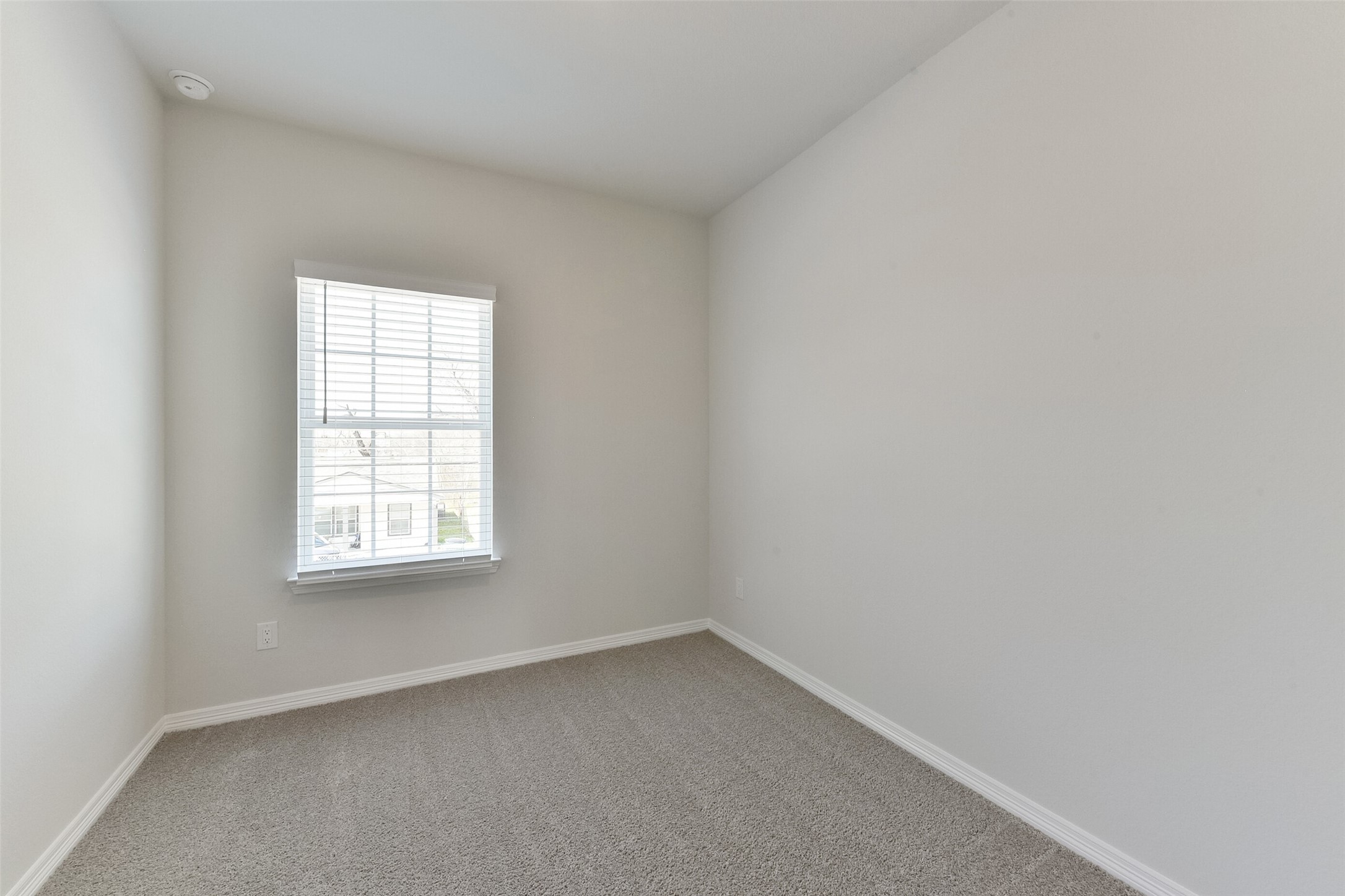6835 New York Street Property Photo 24