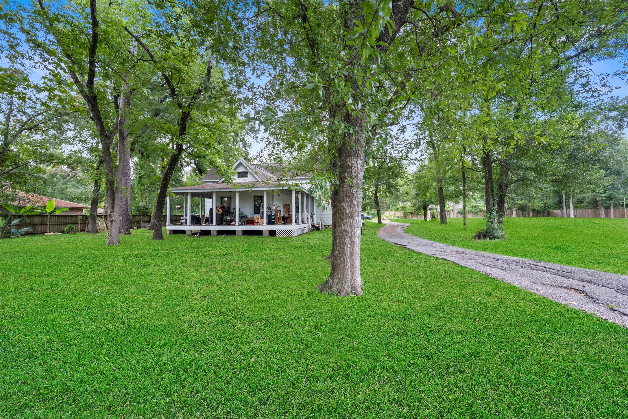 2319 Creekleaf Road Property Photo 3