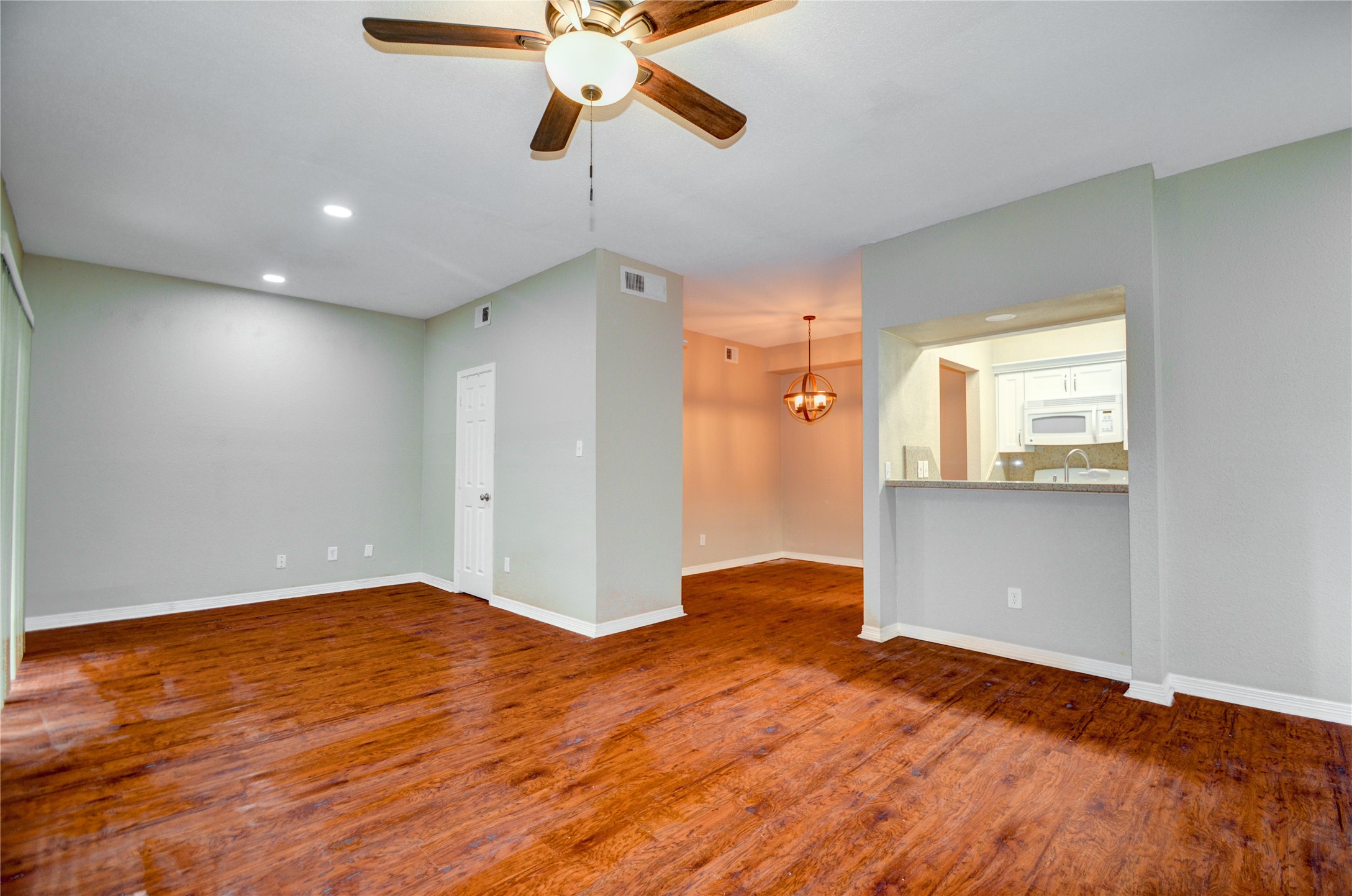 1818 Augusta Drive 11 Property Photo 2