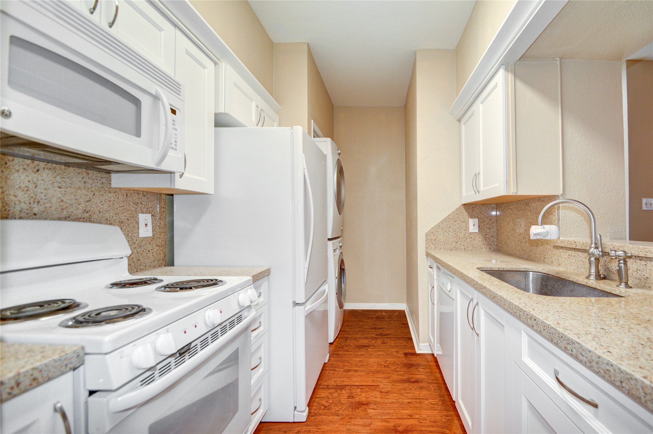 1818 Augusta Drive 11 Property Photo 7