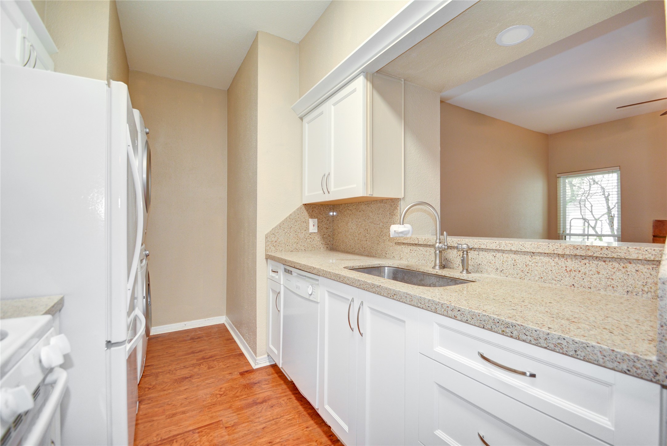 1818 Augusta Drive 11 Property Photo 8