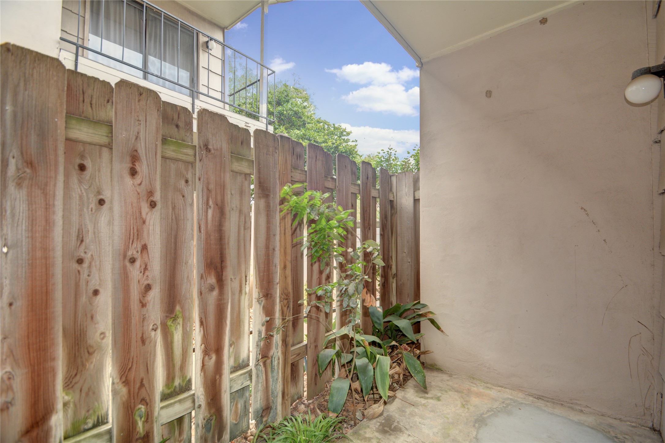 1818 Augusta Drive 11 Property Photo 16