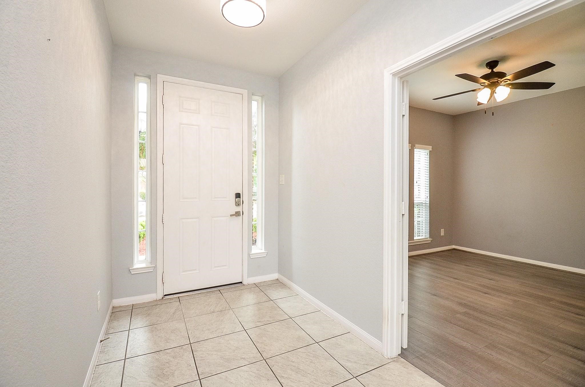 7042 Sliding Rock Circle Property Photo 5