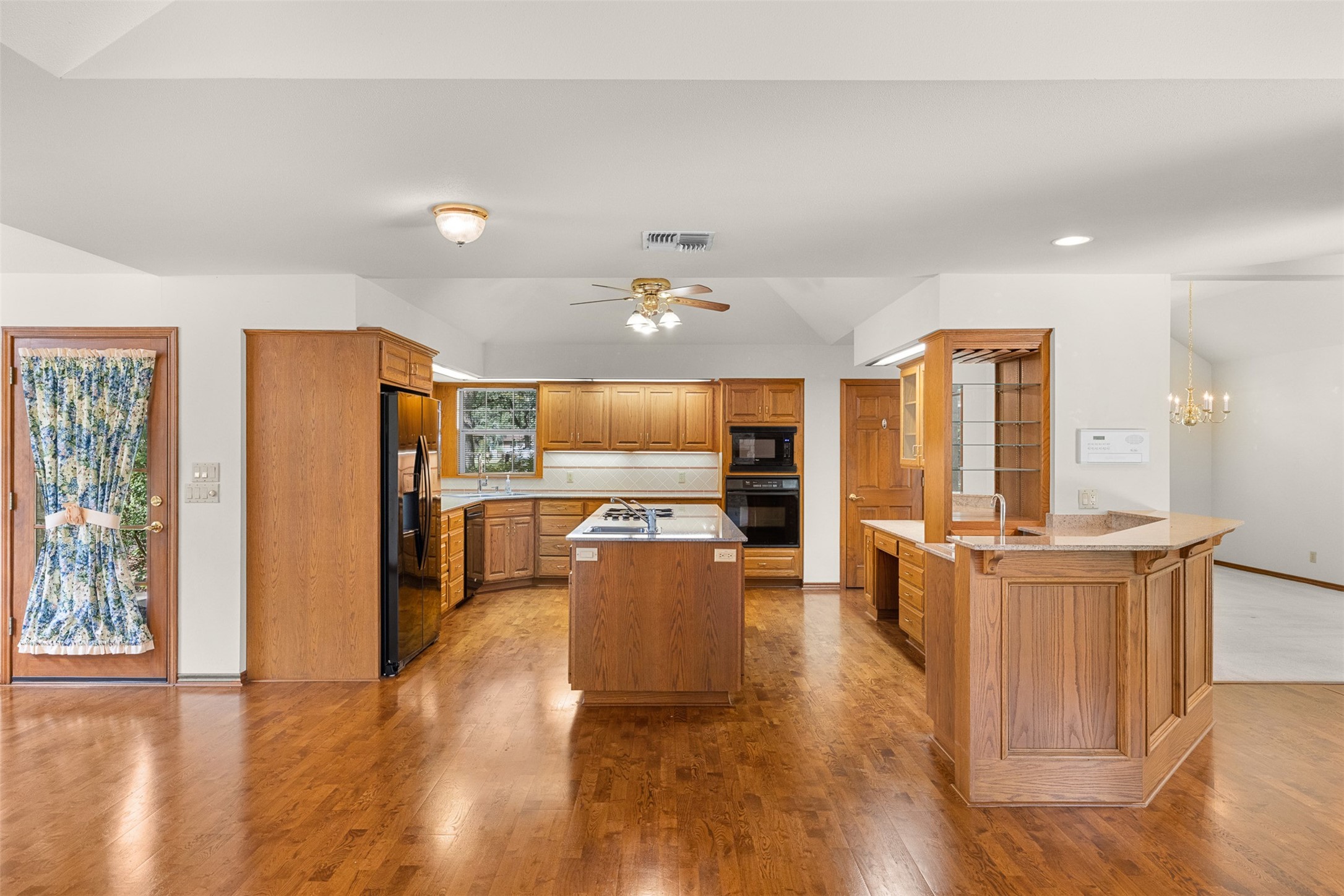 203 Oak Cluster Drive Property Photo 6