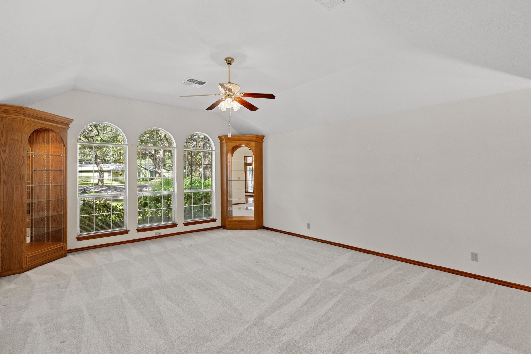 203 Oak Cluster Drive Property Photo 11