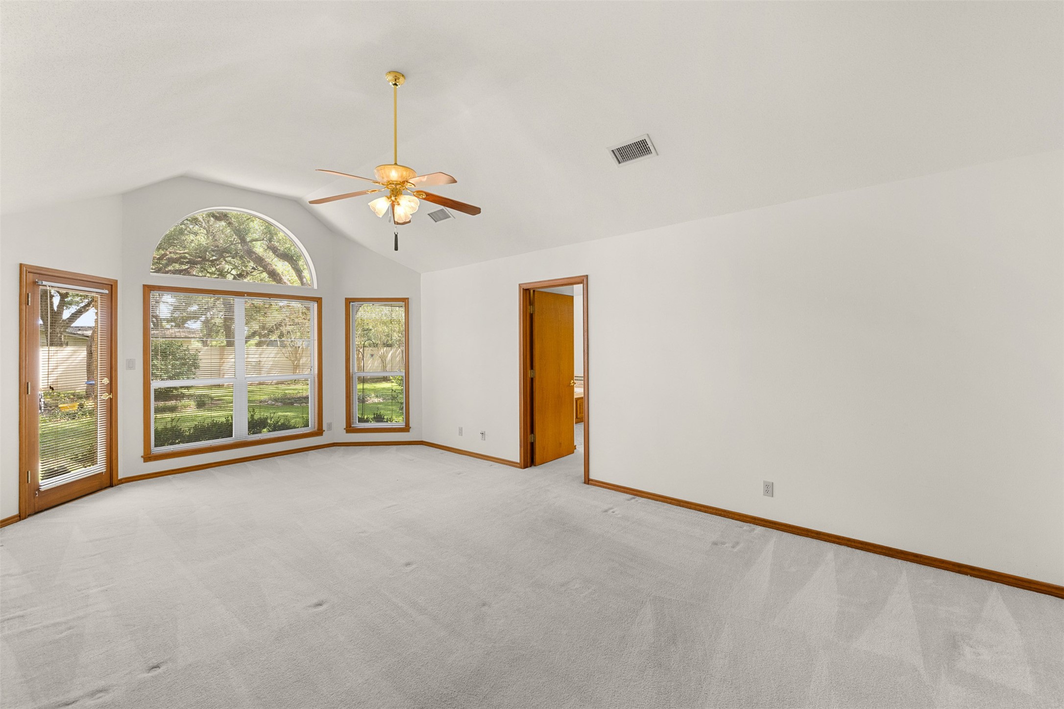 203 Oak Cluster Drive Property Photo 13